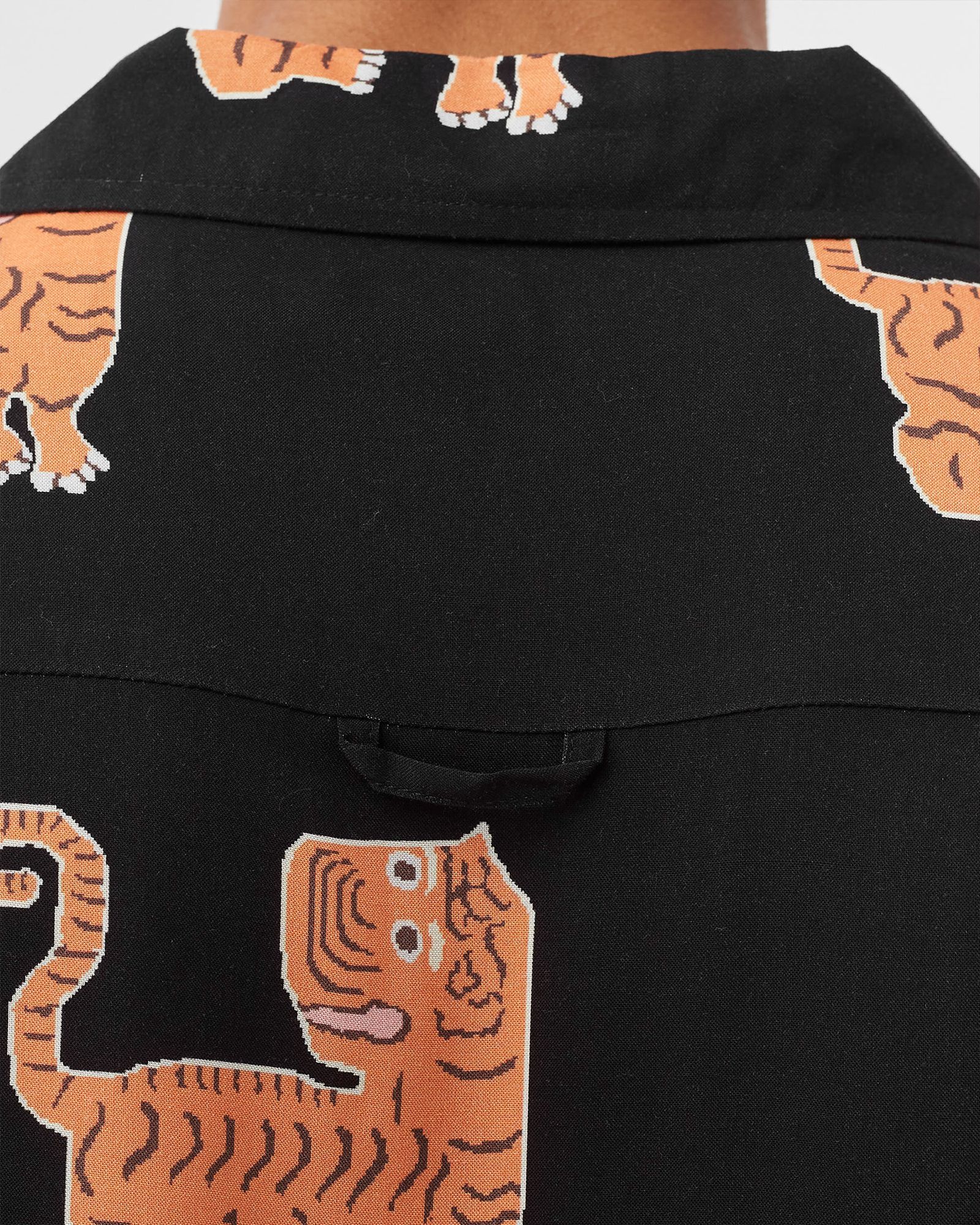 TIGER LONGSLEEVE SHIRT