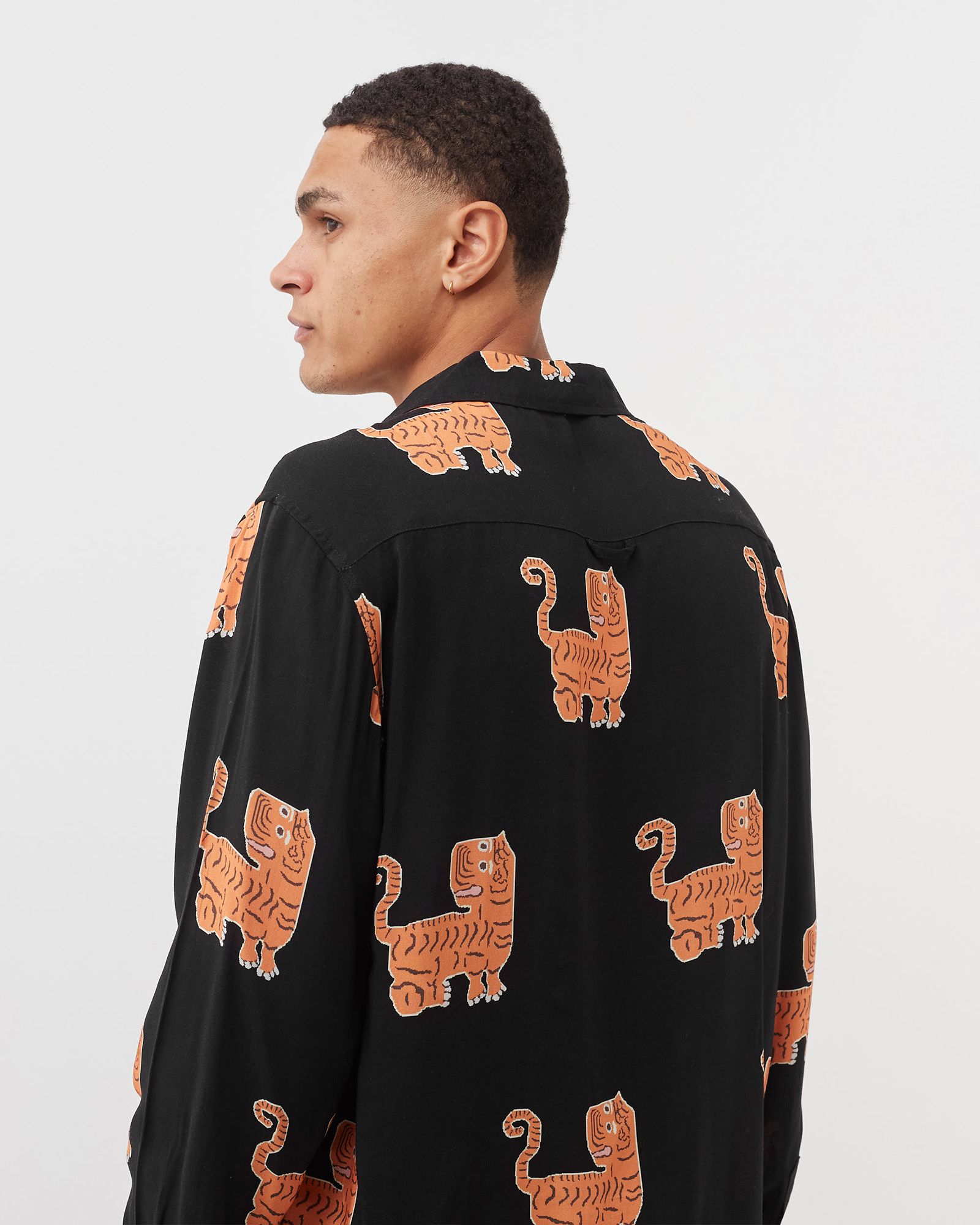 TIGER LONGSLEEVE SHIRT