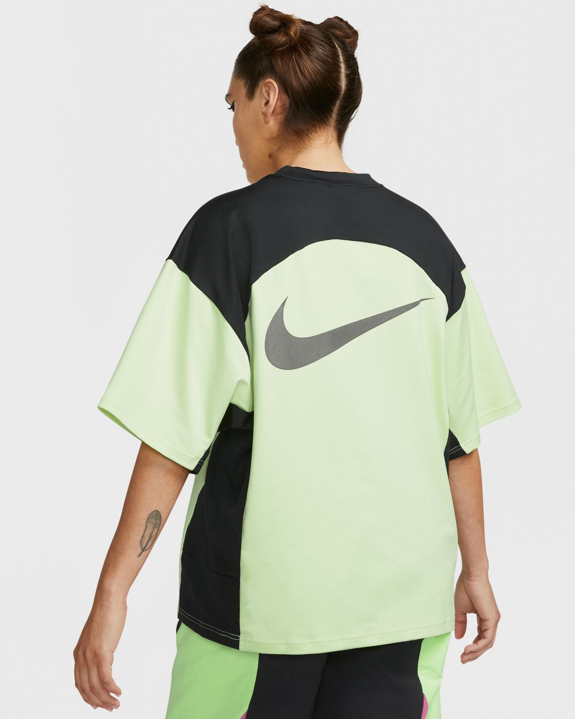 ☆ NIKE x AMBUSH SS Tee Women’s コラボTシャツ ☆ eyJidWNrZXQiOiJic3RuLWltYWdlLX