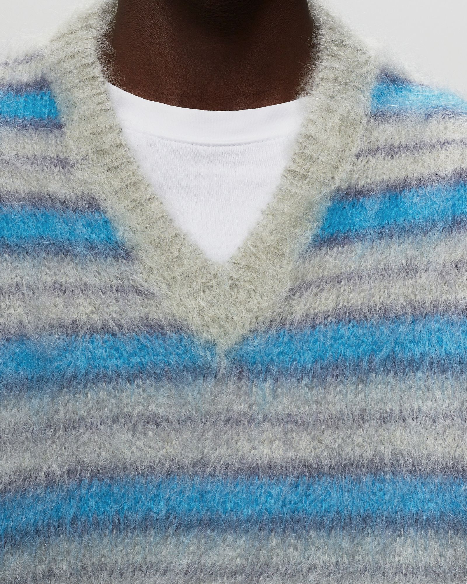 V NECK SWEATER