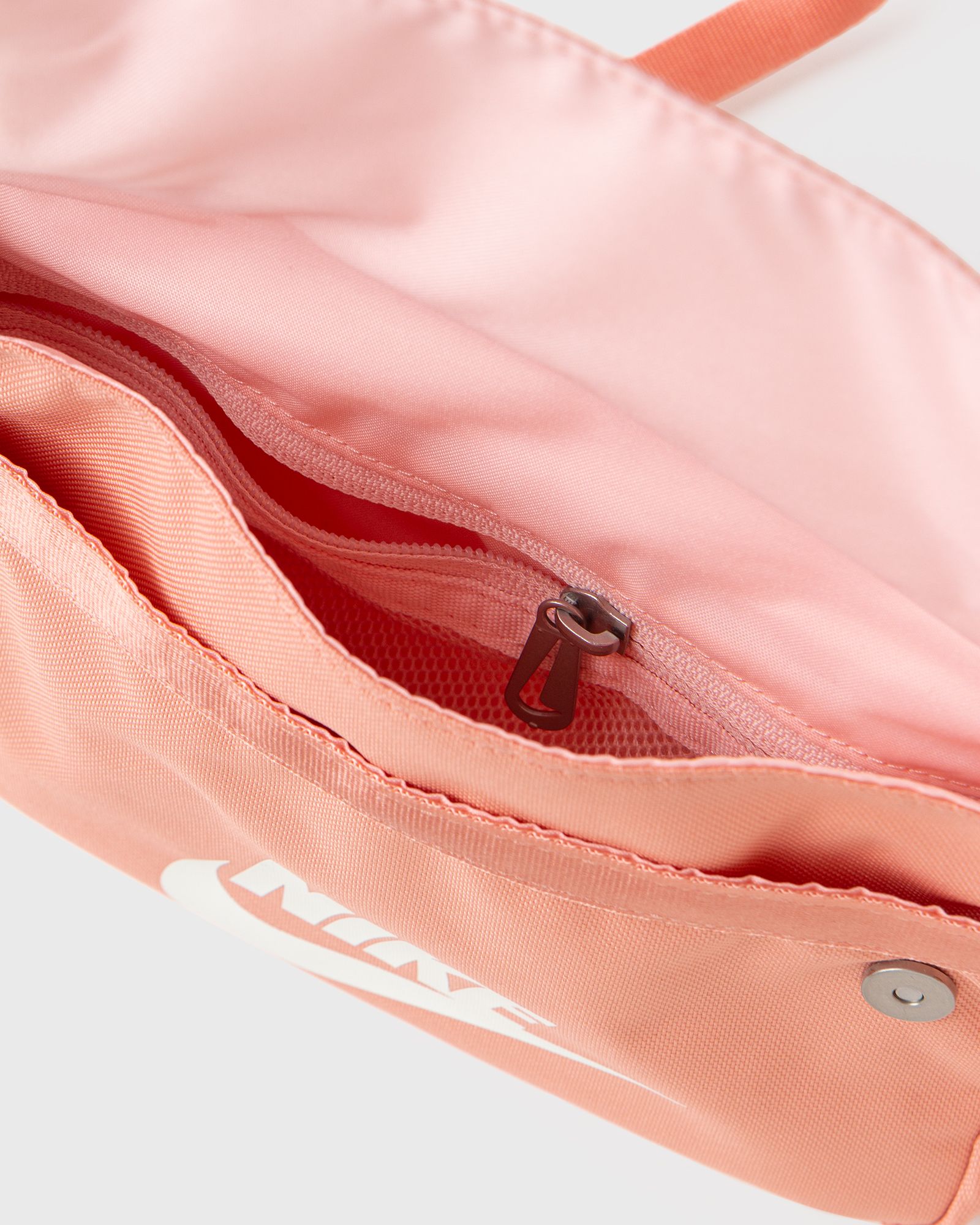 WMNS Futura 365 Crossbody Bag