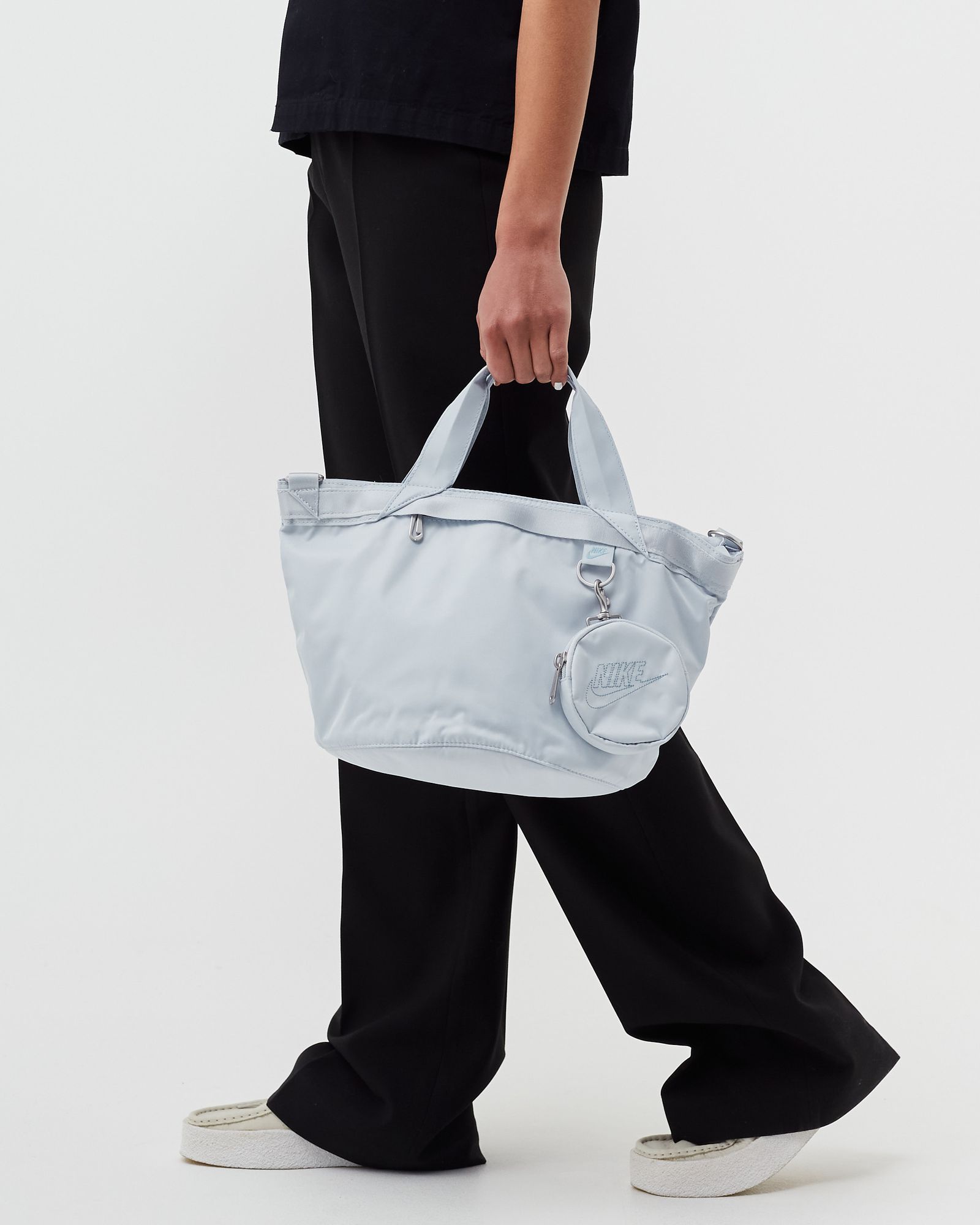 WMNS Futura Luxe Tote (10L)