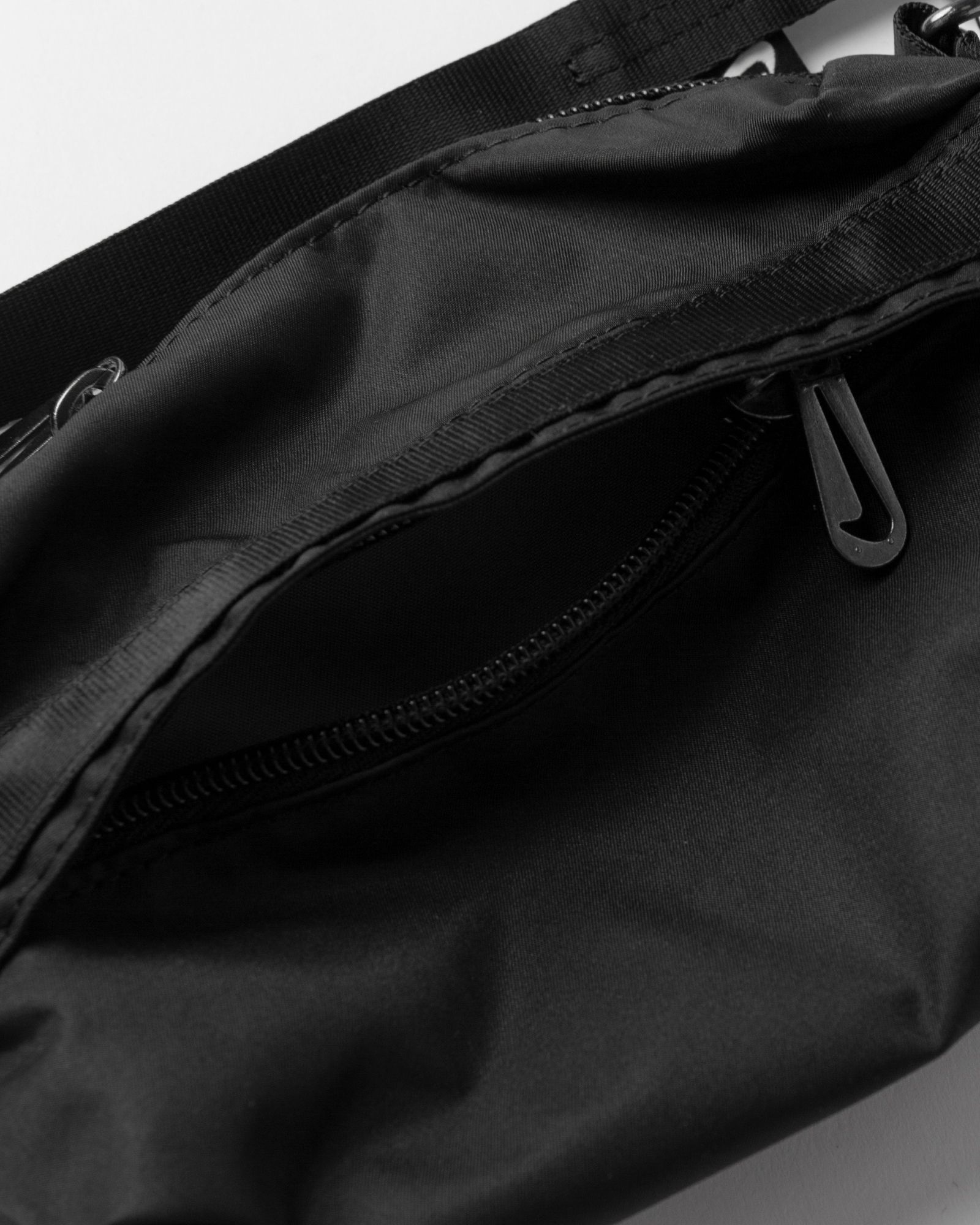 WMNS Futura Luxe Crossbody Bag