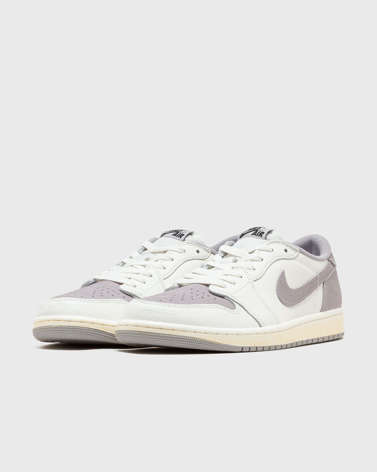 AIR JORDAN 1 RETRO LOW OG 'Atmosphere Grey'