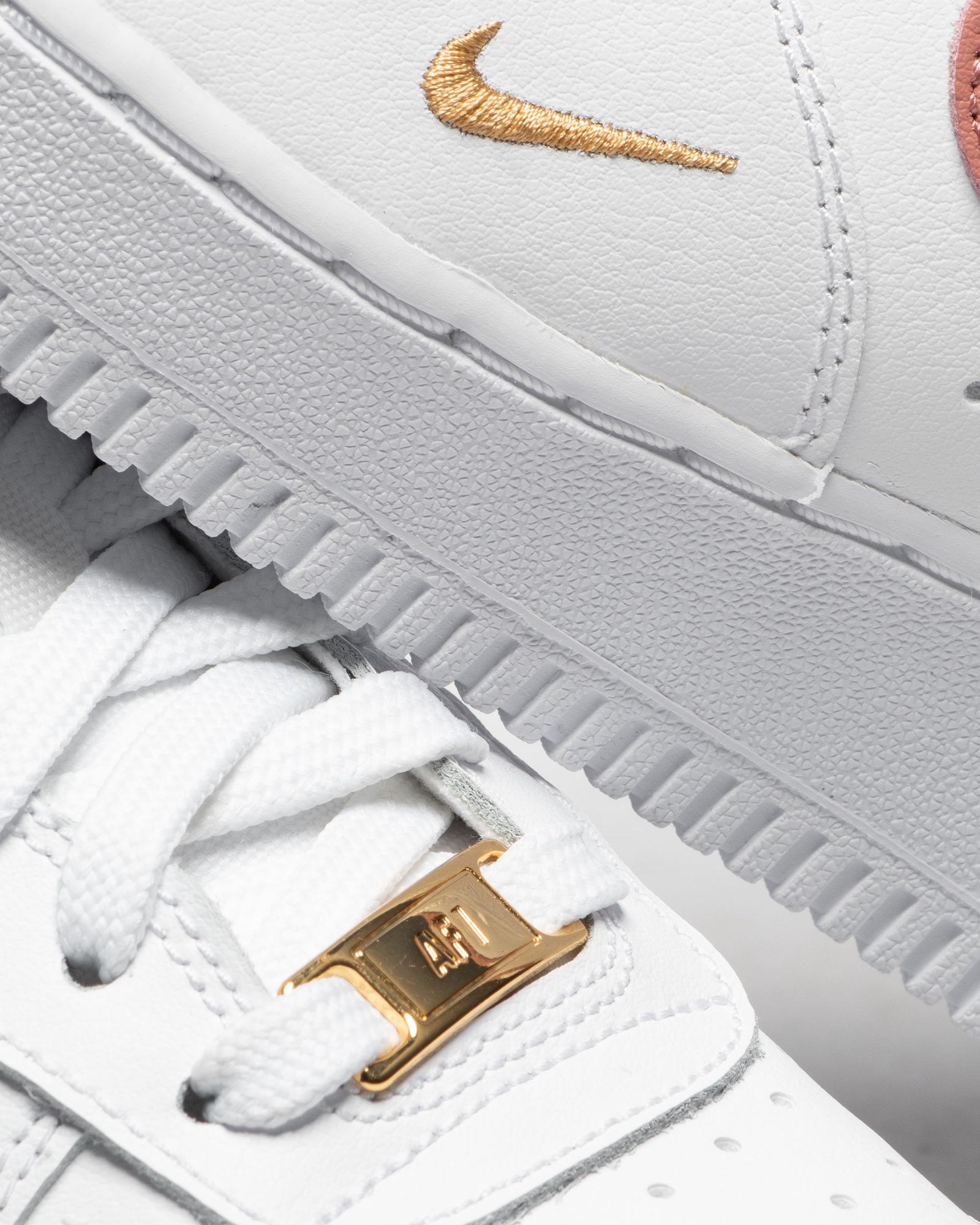 WMNS Air Force 1 '07 Essential