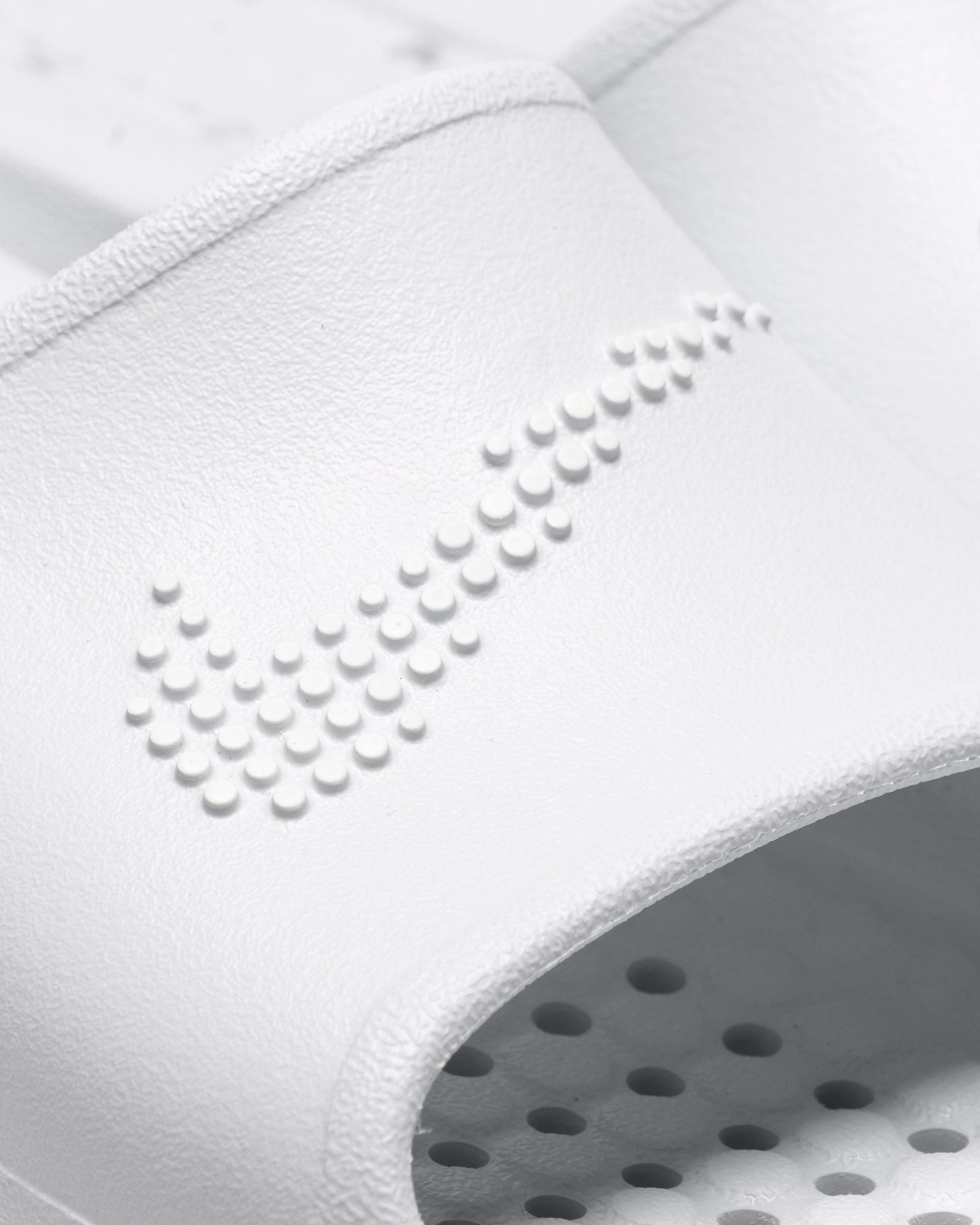 WMNS Victori One Shower Slide