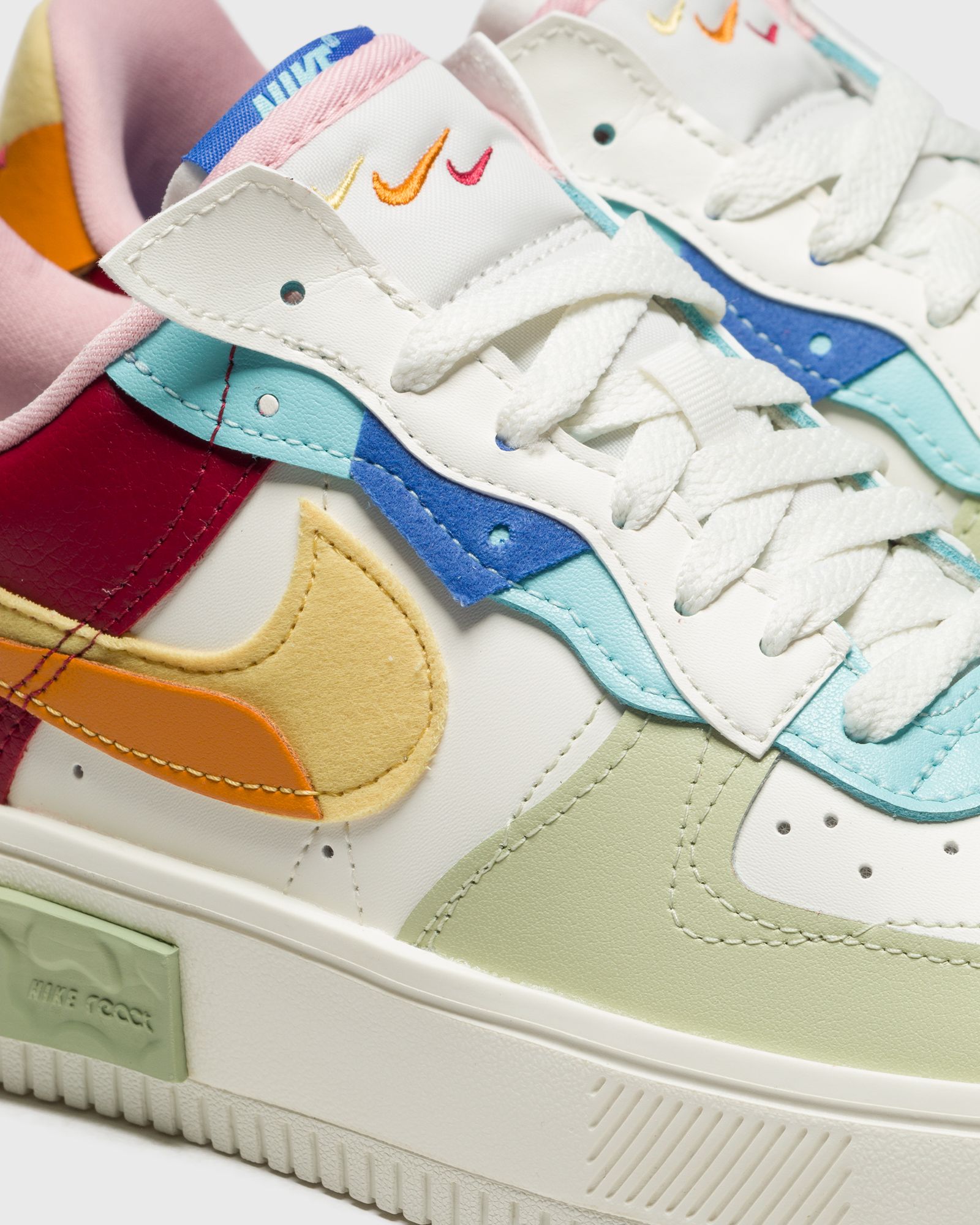 WMNS AIR FORCE 1 FONTANKA