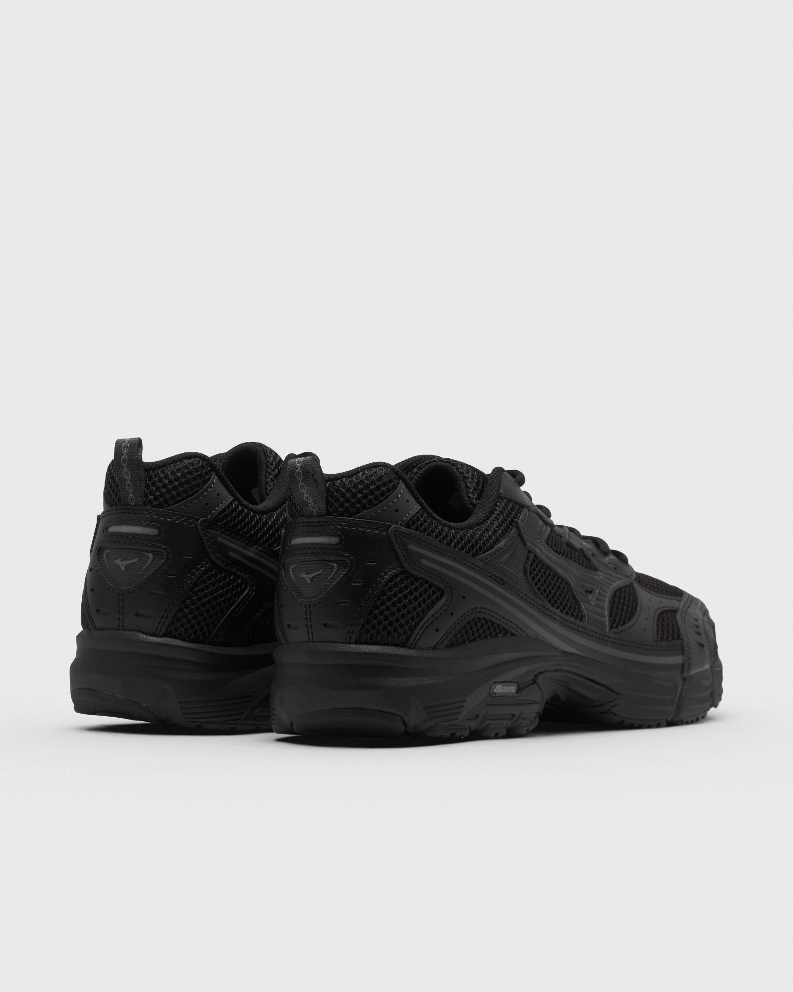 MIZUNO S.L.MXR Black | BSTN Store