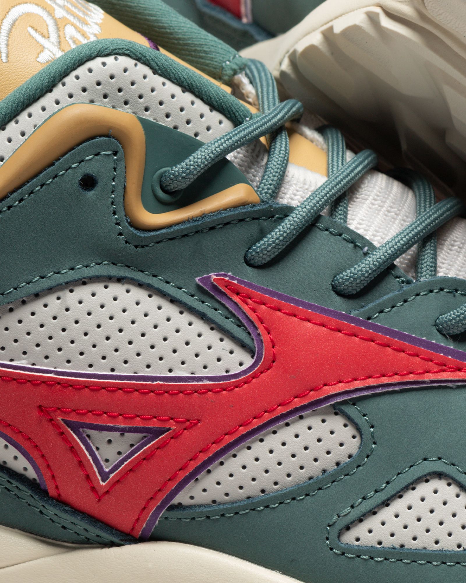 MIZUNO X PATTA SKY MEDAL