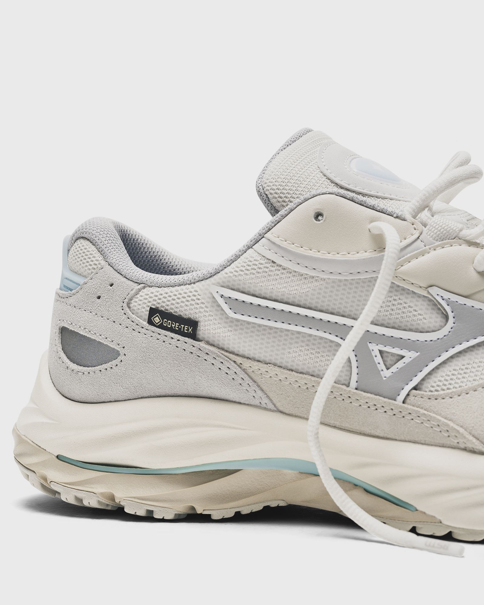 MIZUNO x BSTN WAVE RIDER BETA GTX White | BSTN Store