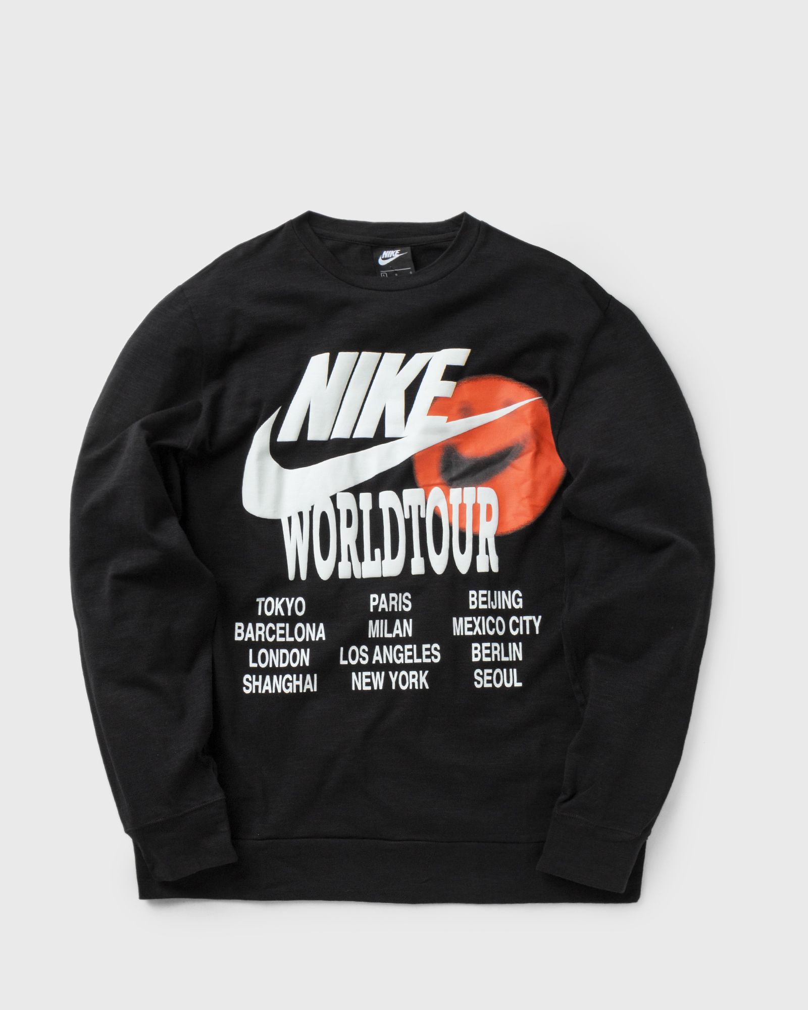 WORLD TOUR LONGSLEEVE