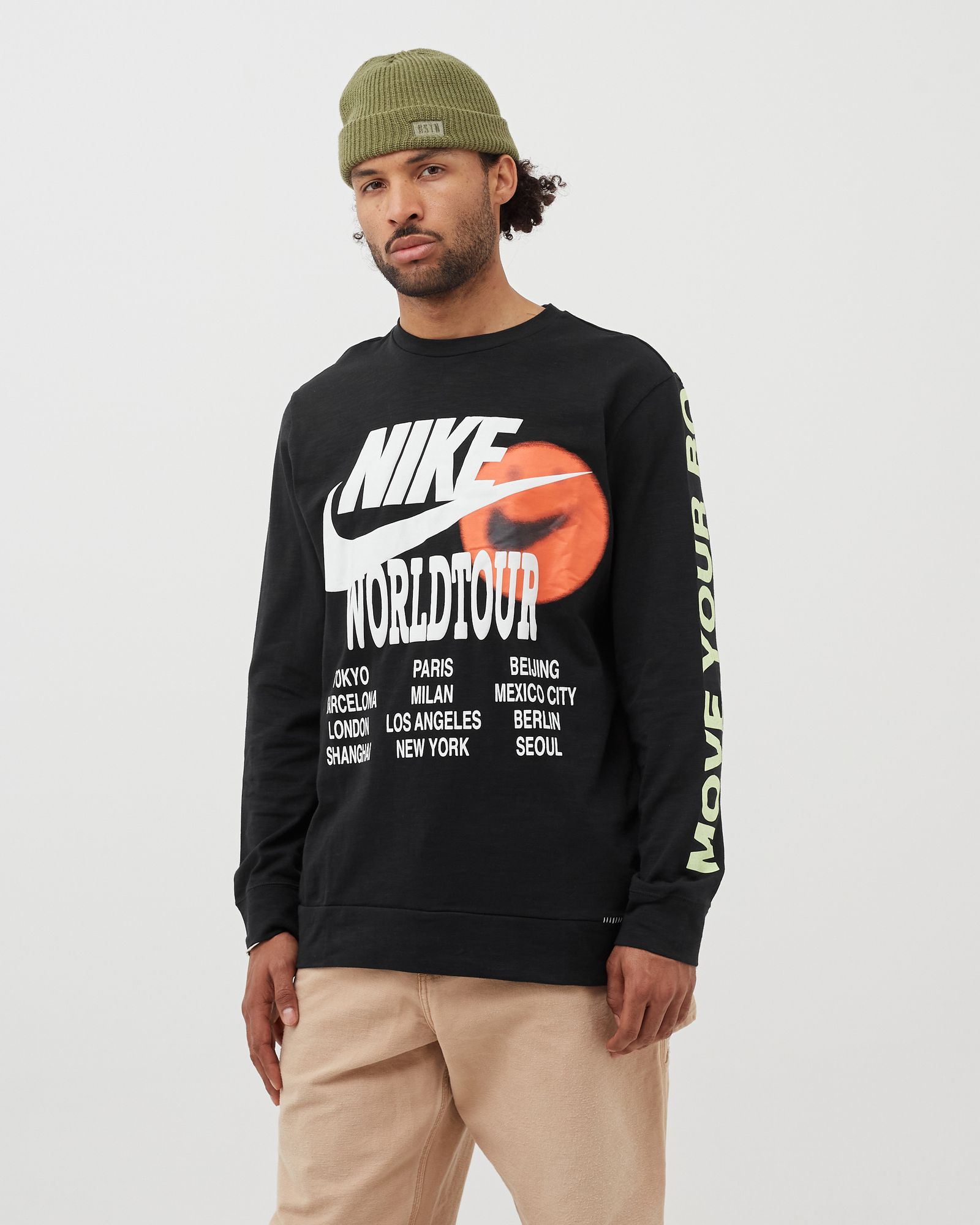 WORLD TOUR LONGSLEEVE