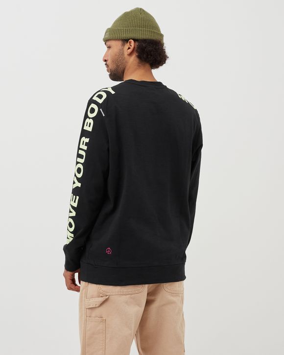 WORLD TOUR LONGSLEEVE