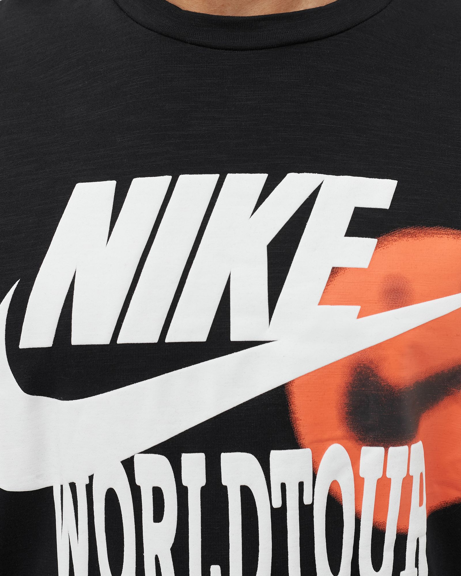 WORLD TOUR LONGSLEEVE