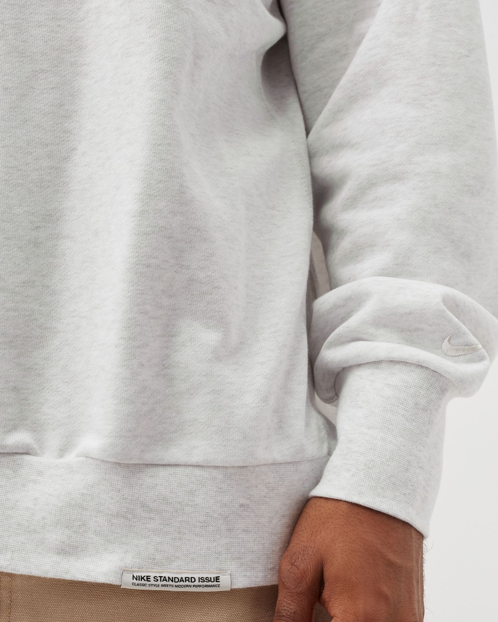 Dri-FIT Standard Issue Basketball Sweatshirt 