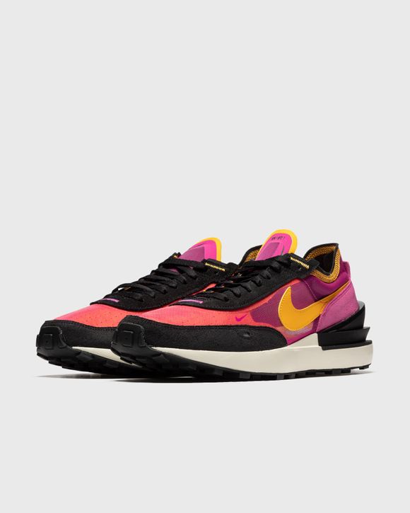 Waffle One 'Active Fuchsia'
