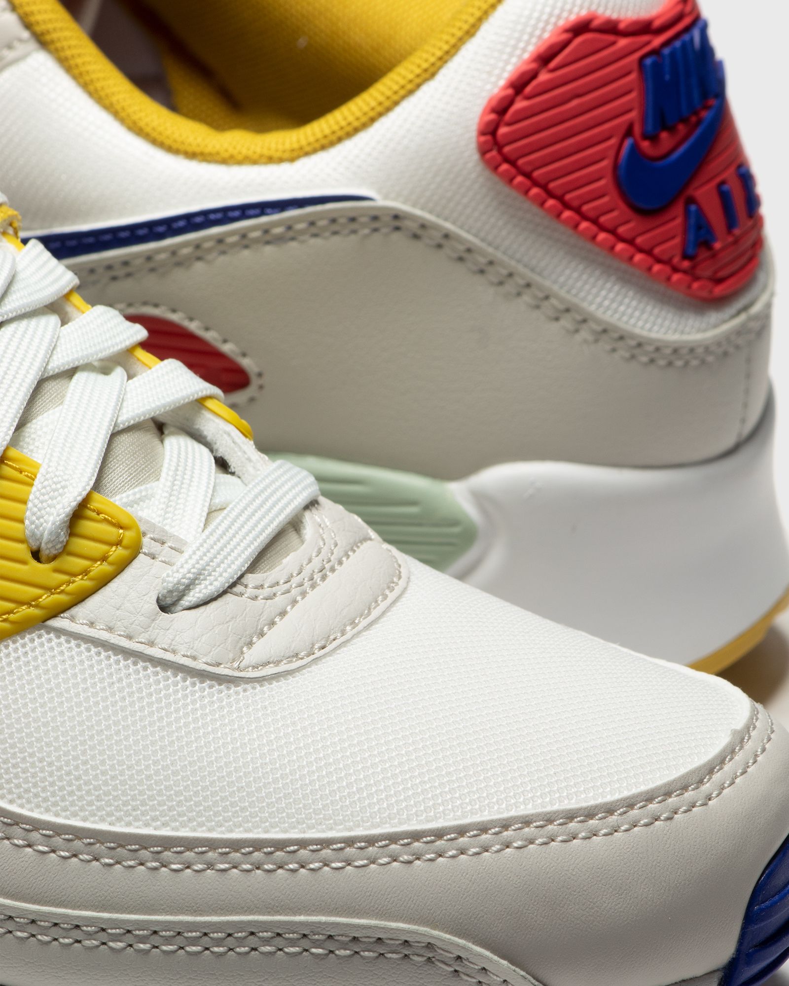 WMNS Nike Air Max 90