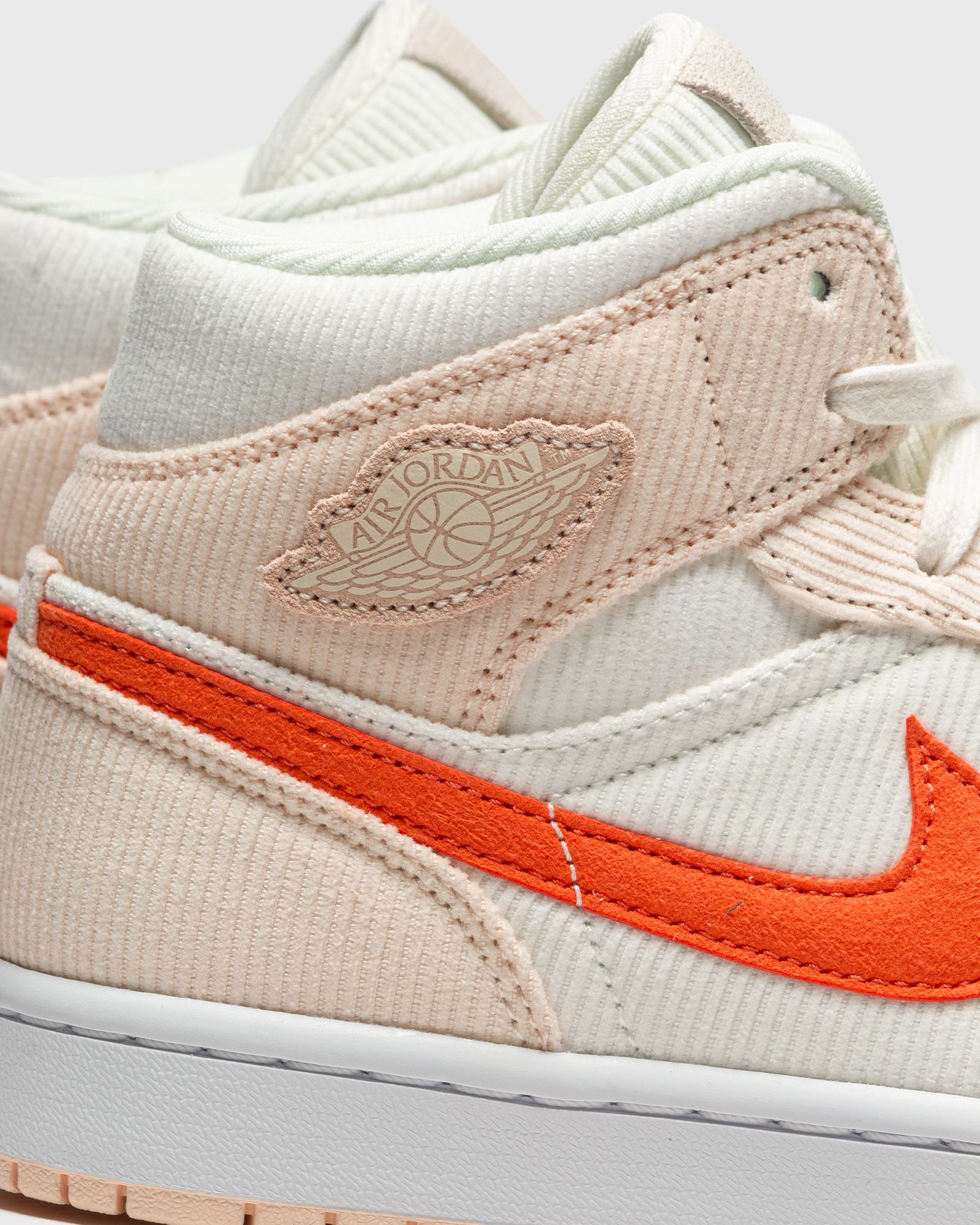 WMNS Air Jordan 1 Mid SE 'Corduroy Sail'