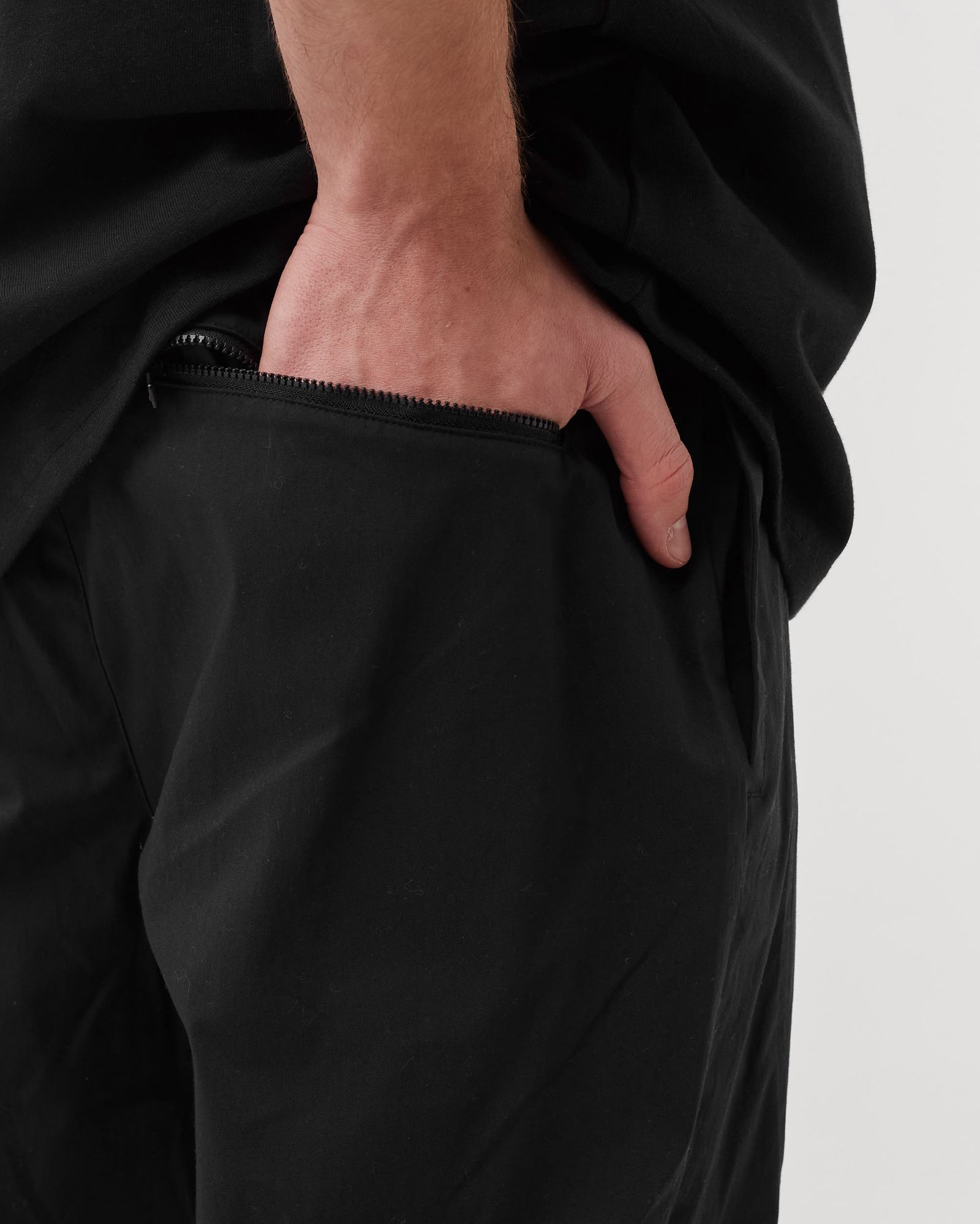 ESSENTIAL Woven Pants