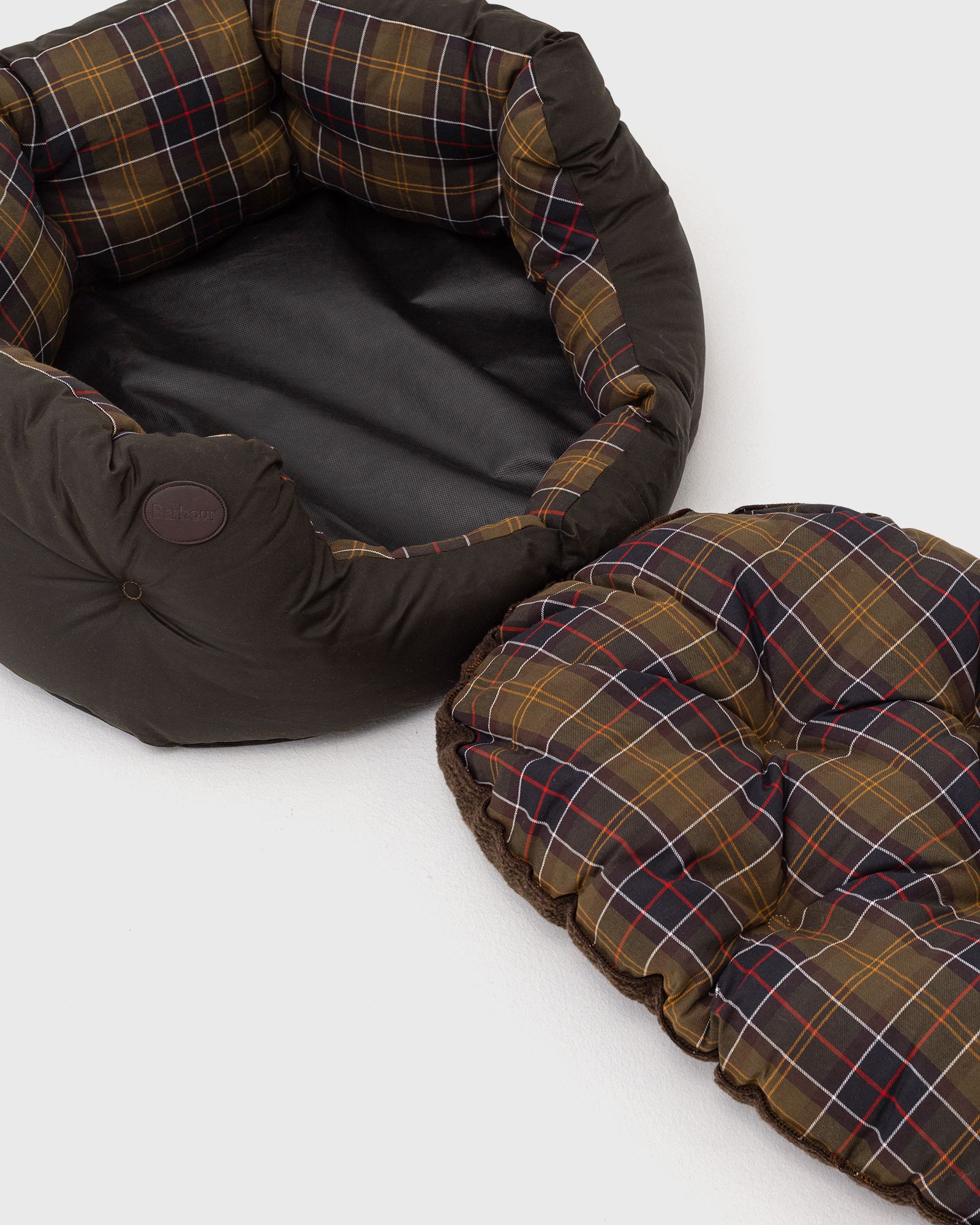 Barbour White Label Wax/Cot Bed 30