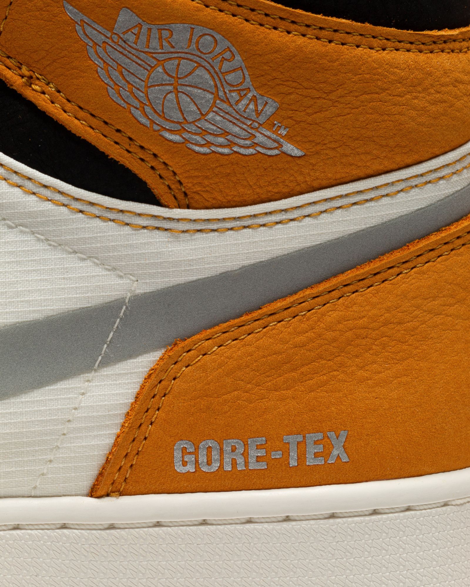 Air Jordan 1 Element GORE-TEX "Light Curry"