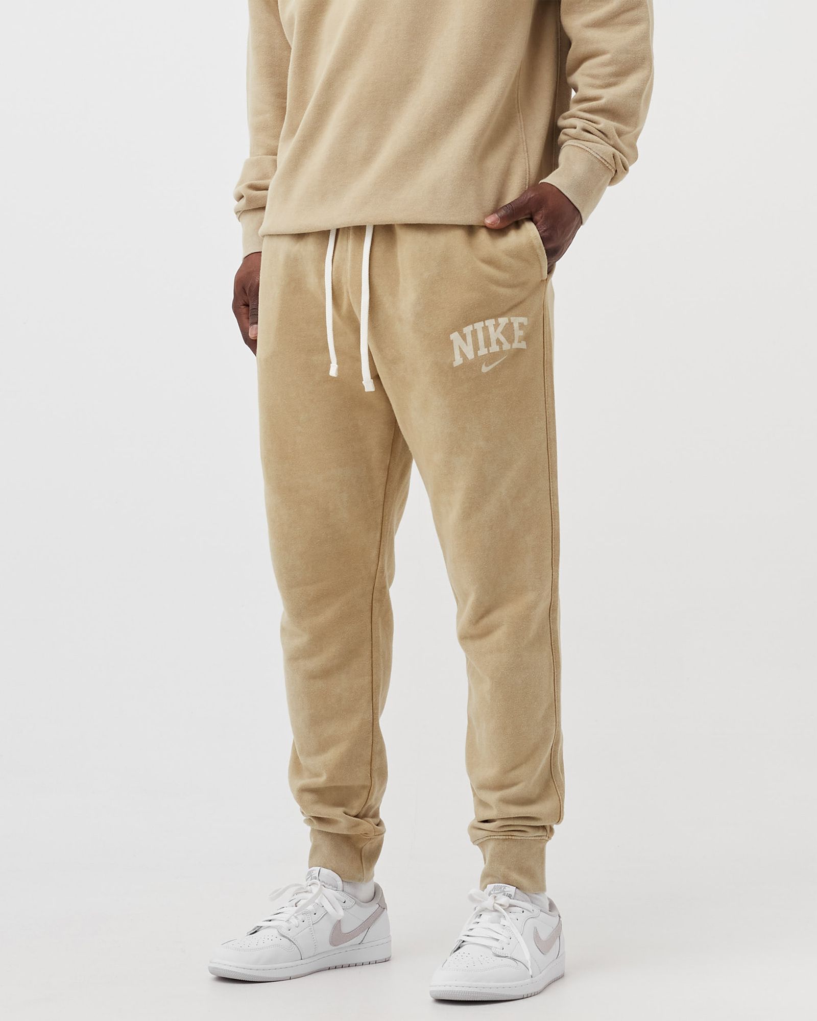 Arch Fleece Jogger