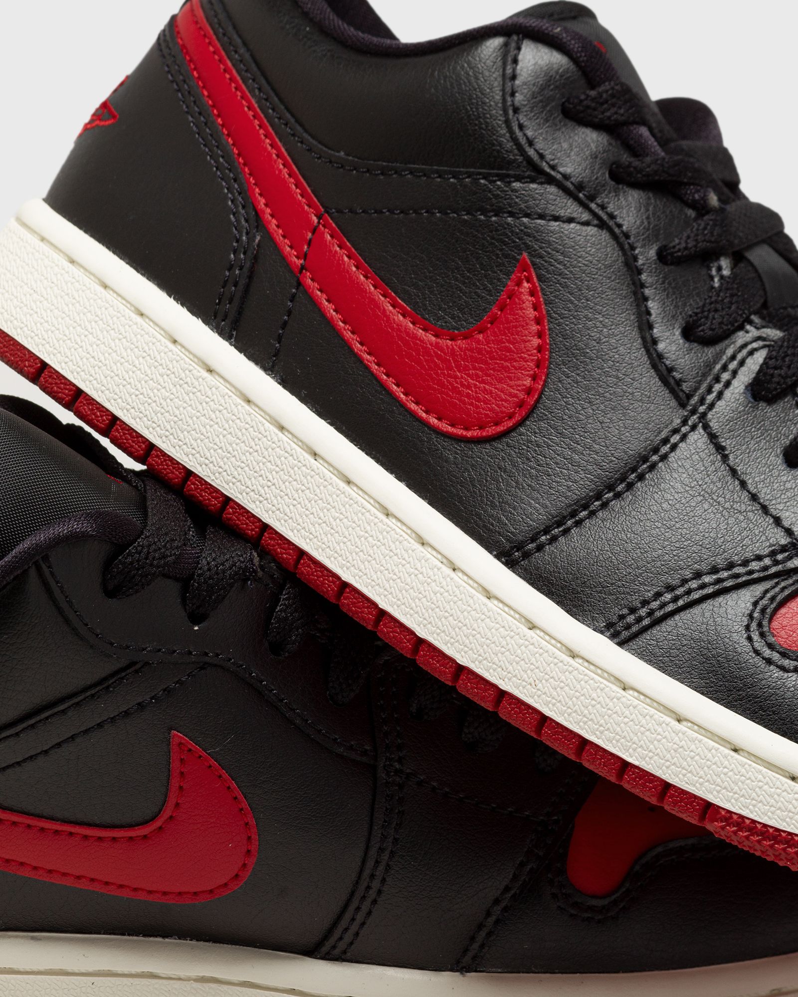 WMNS AIR JORDAN 1 LOW 'Bred Sail'
