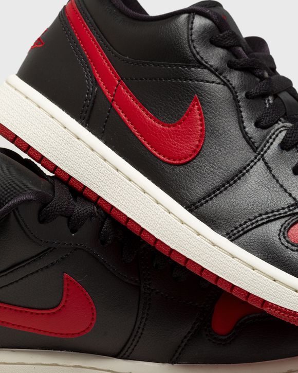 Jordan 1 bred hot sale low on feet