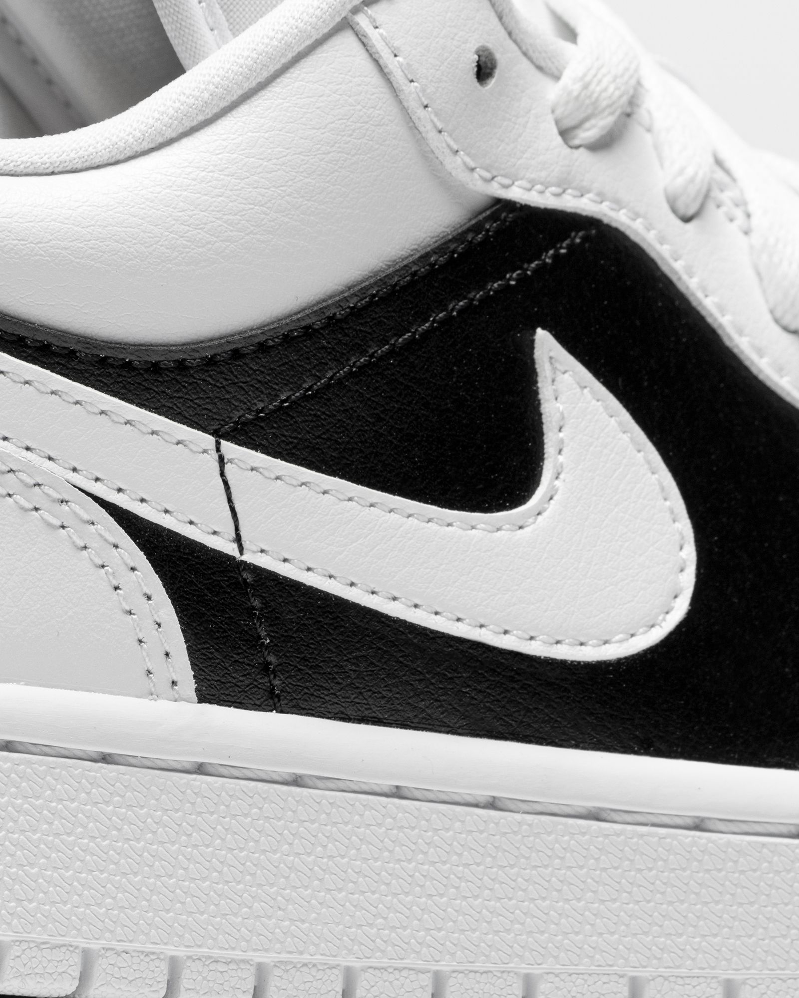 WMNS Air Jordan 1 Low 'Panda'