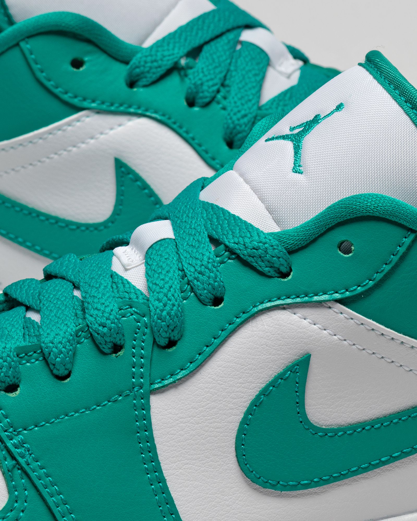 WMNS Air Jordan 1 Low