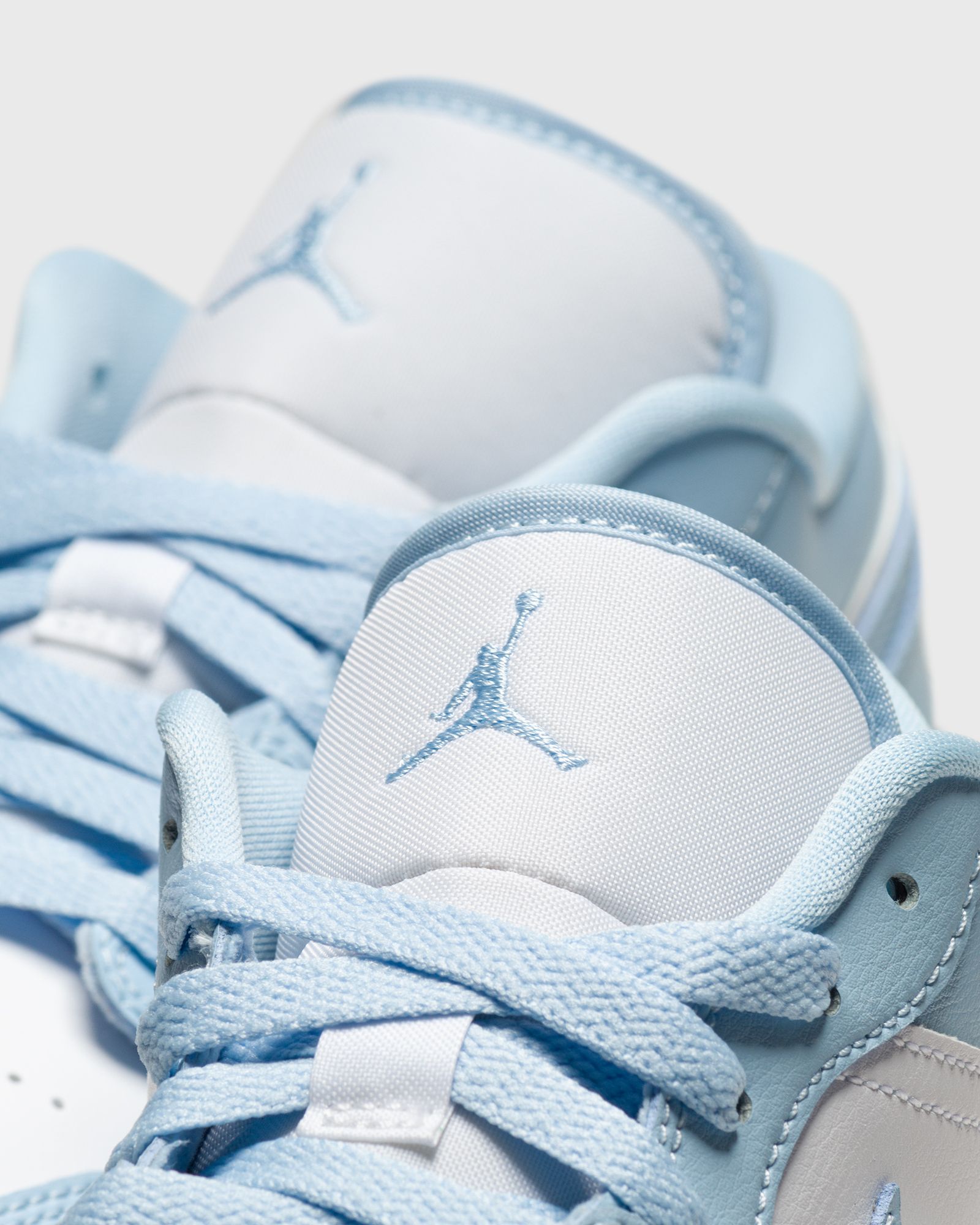 WMNS Air Jordan 1 Low "Aluminum"