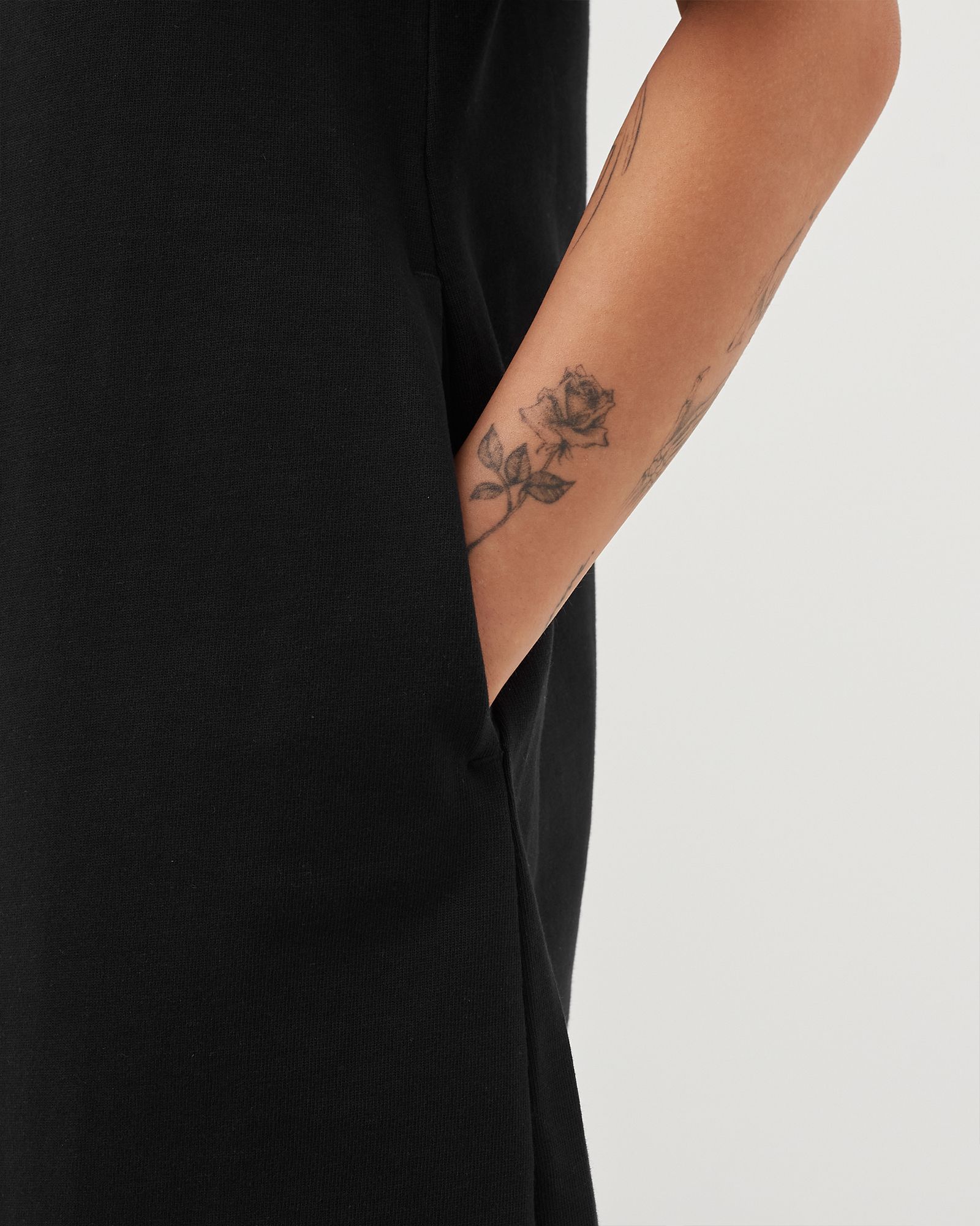 WMNS Essentials Dress