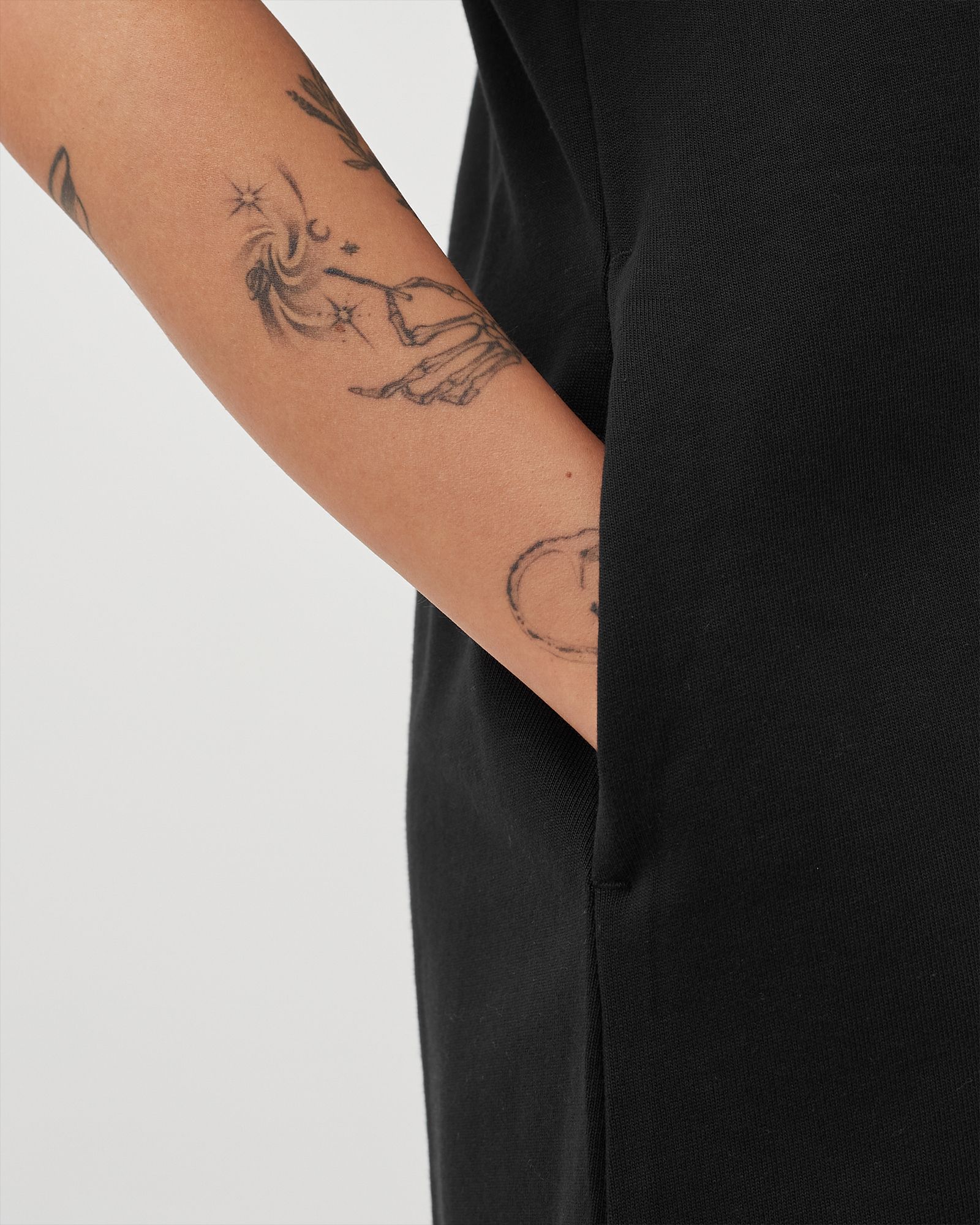 WMNS Essentials Dress