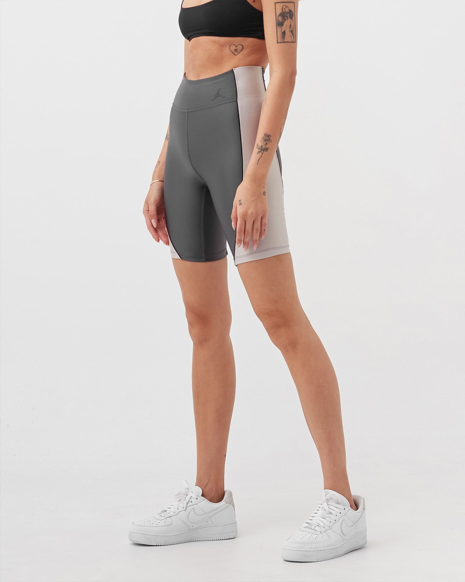 WMNS Essential Mid-Rise Bike Shorts