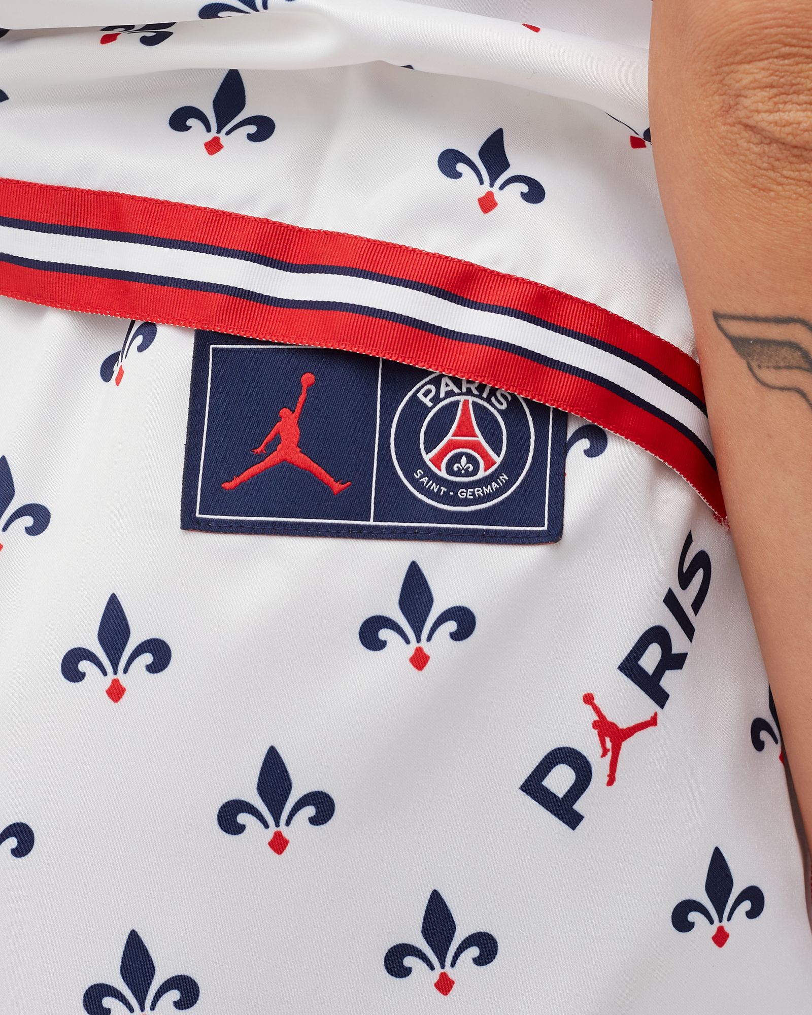 WMNS Paris Saint-Germain Woven Shorts