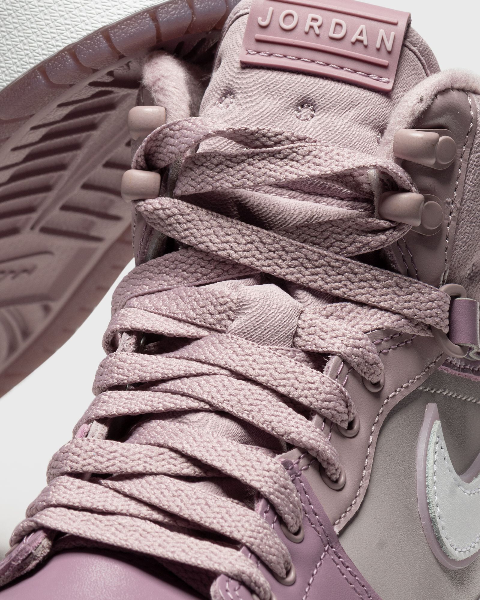 WMNS Air Jordan 1 Acclimate