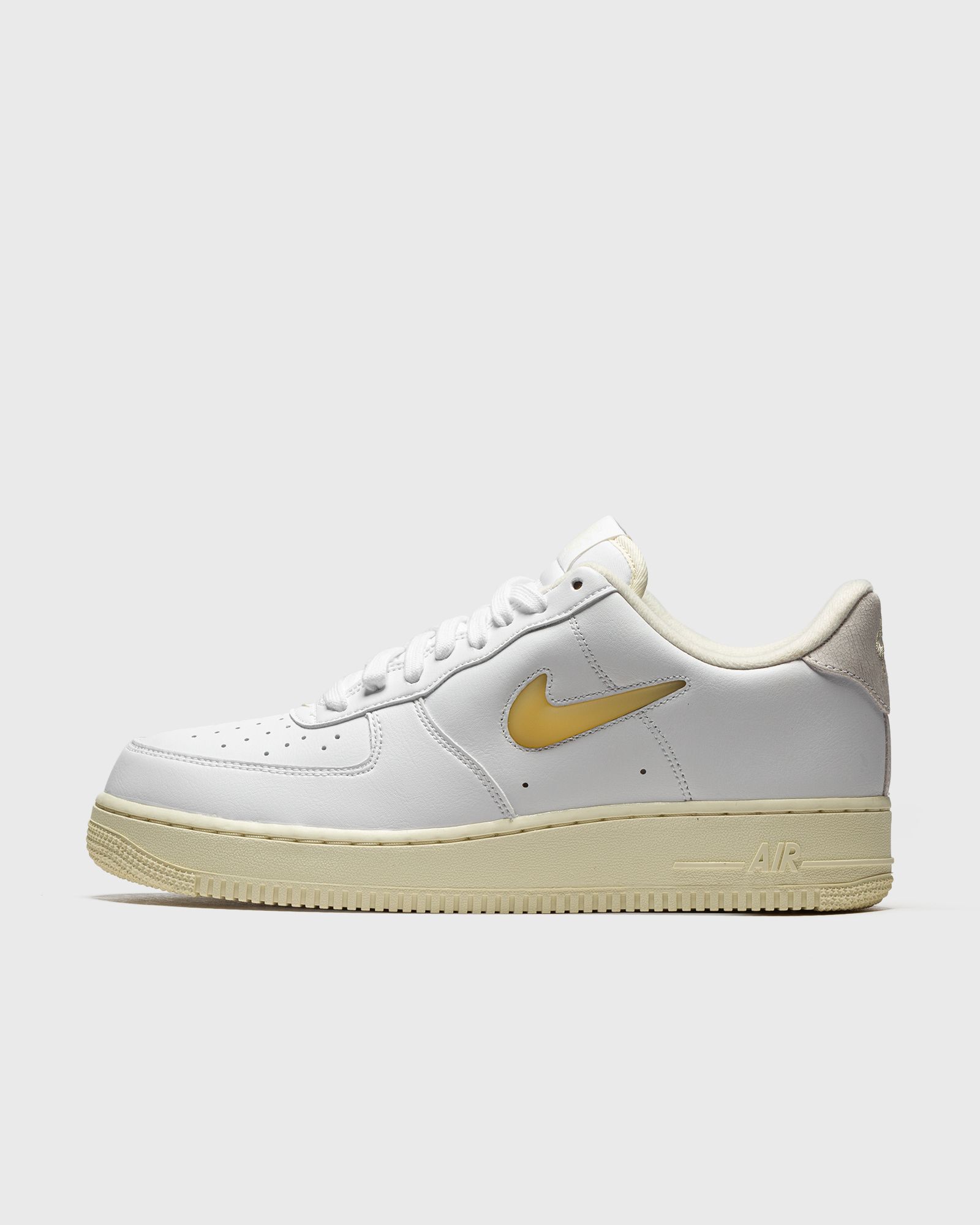 Nike AIR FORCE 1 '07 LX men Lowtop white in Größe:38,5