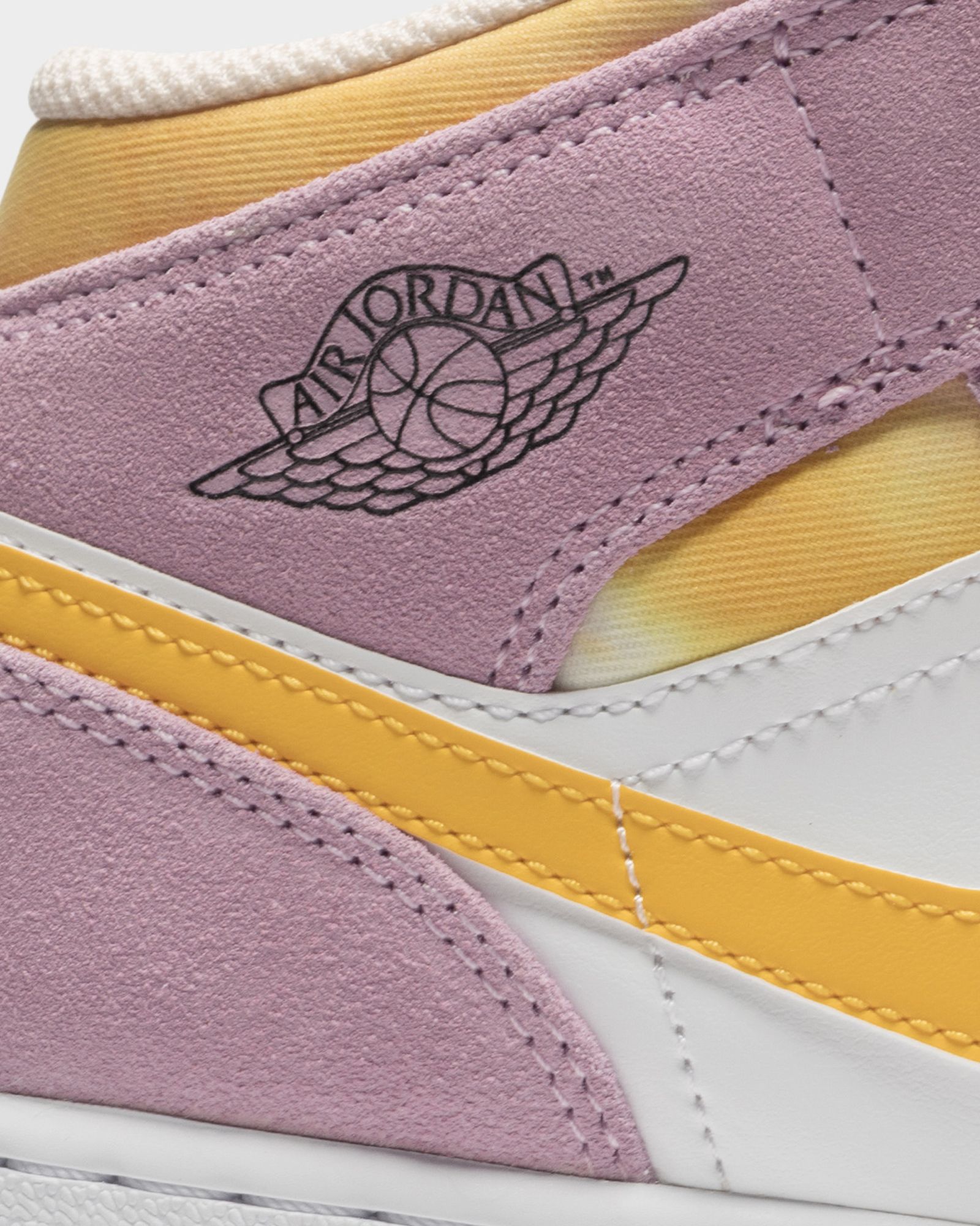 Air Jordan 1 Mid SE (GS) 'Arctic Pink'
