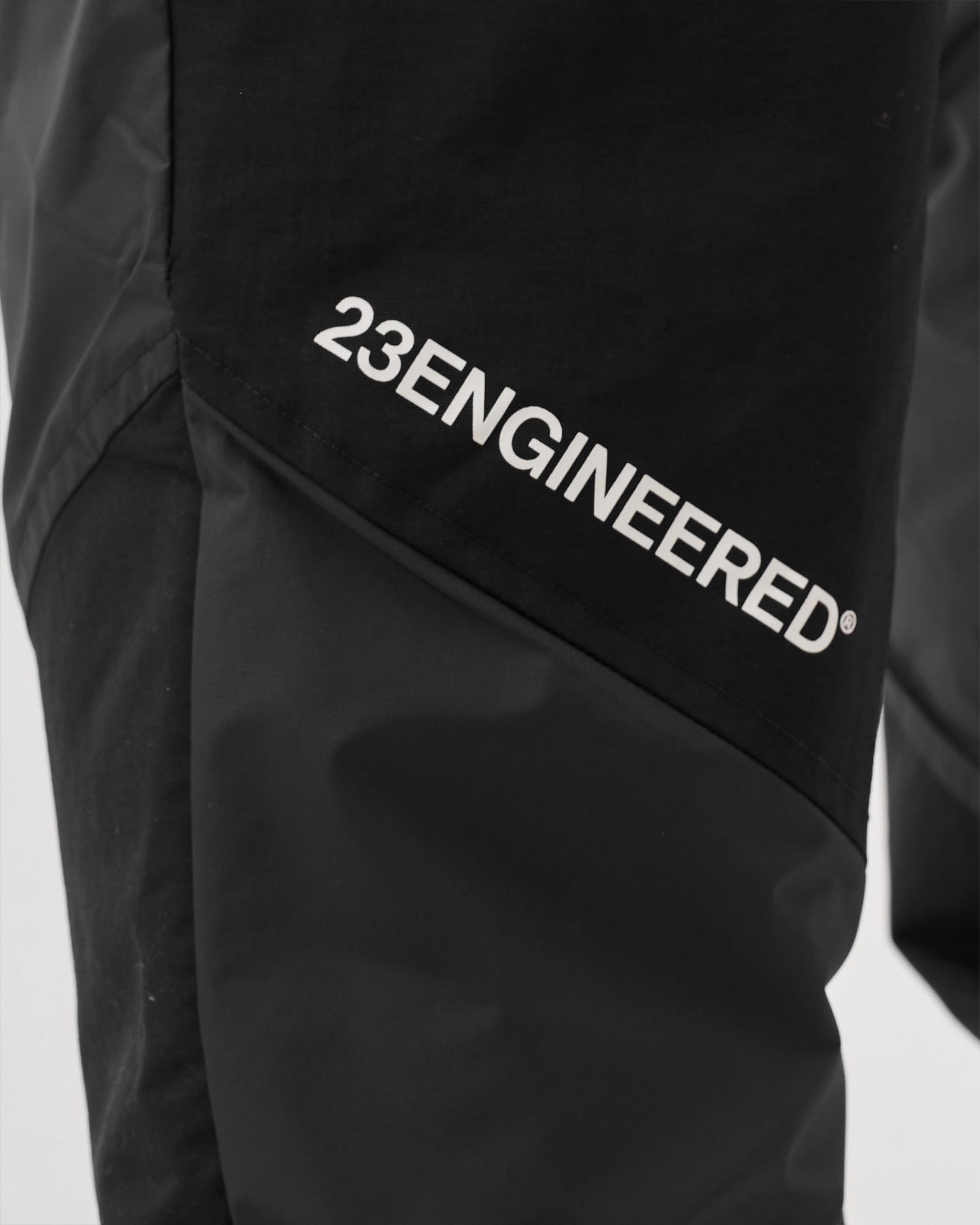 23 Engineered Woven Pants
