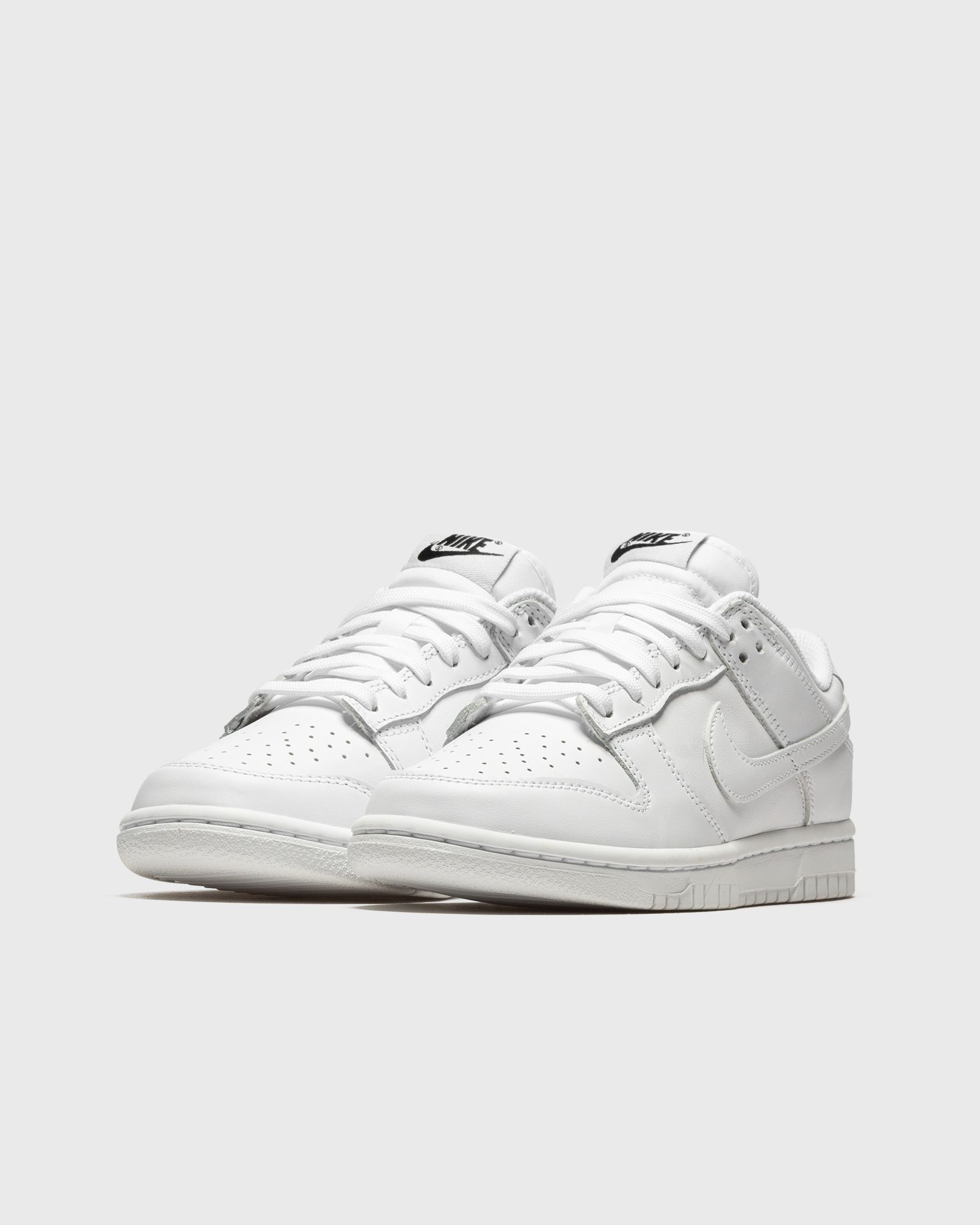 WMNS DUNK LOW "Triple White"