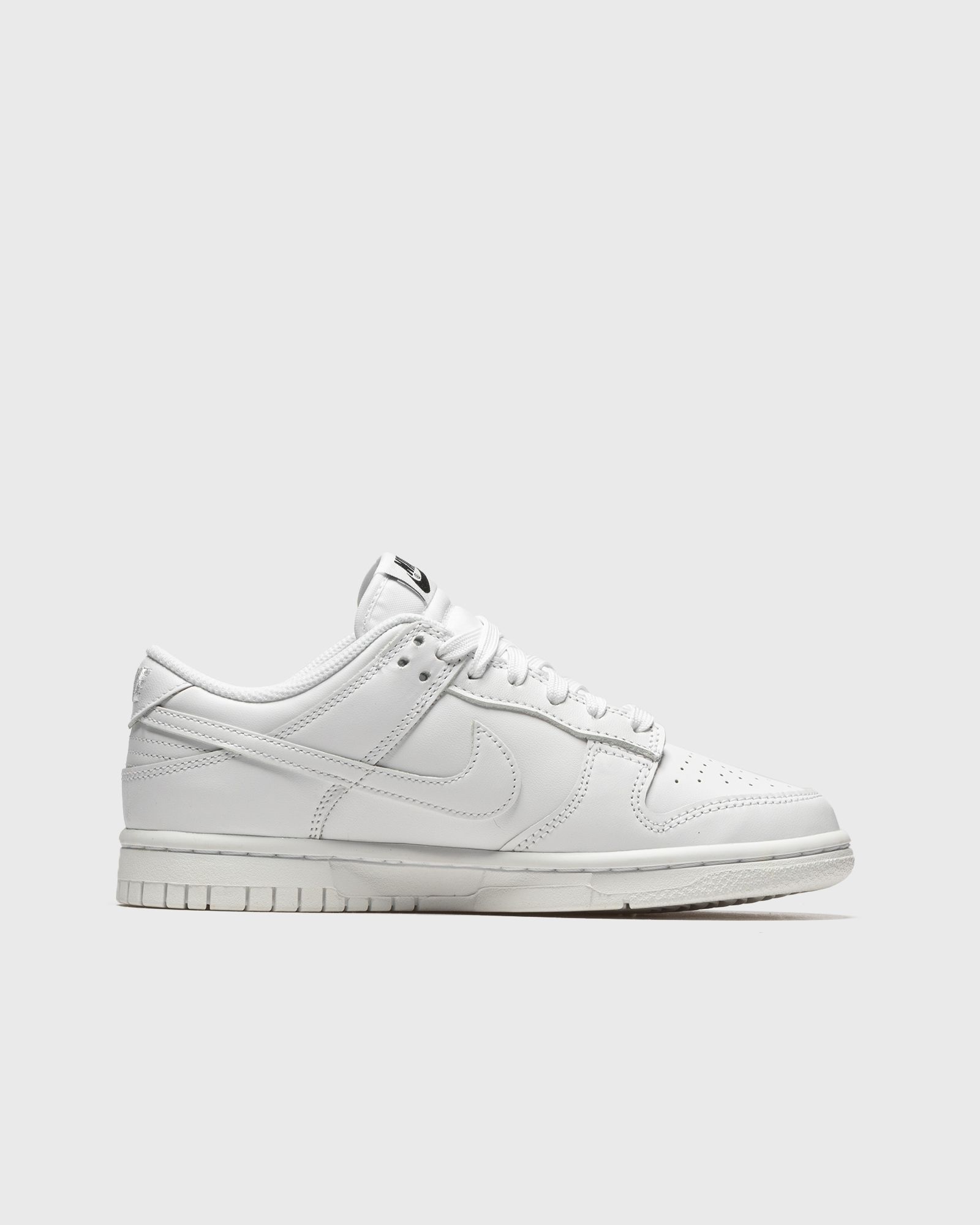 WMNS DUNK LOW "Triple White"