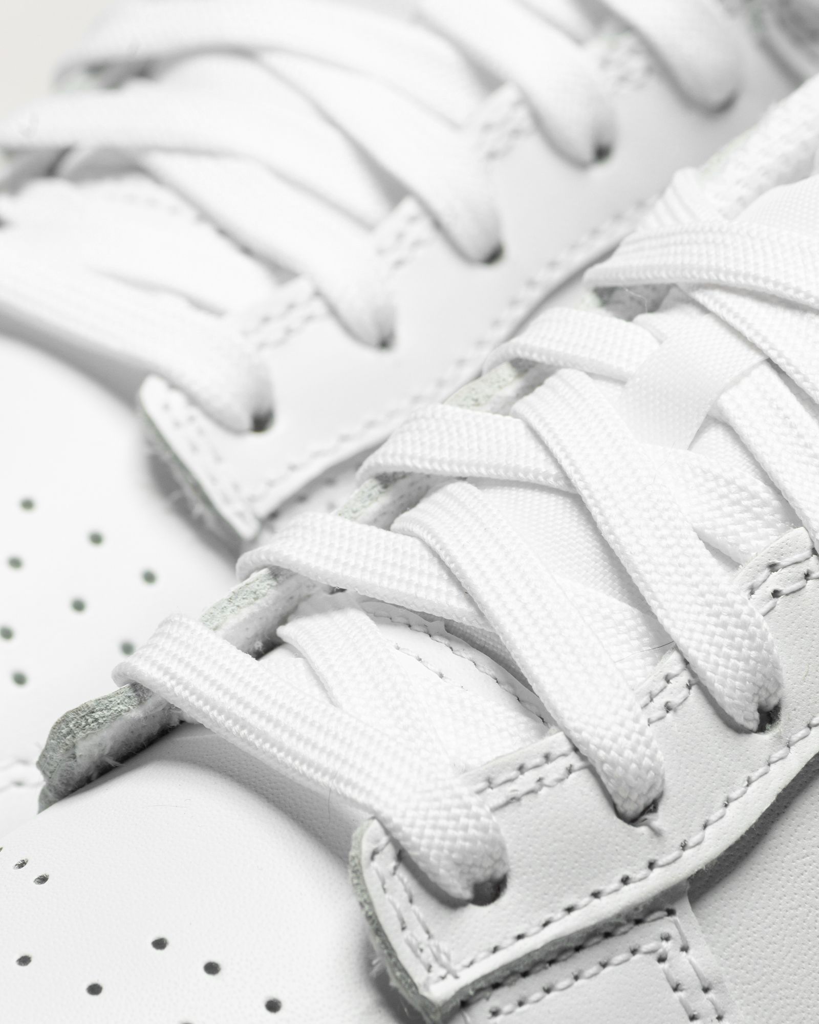 WMNS DUNK LOW "Triple White"