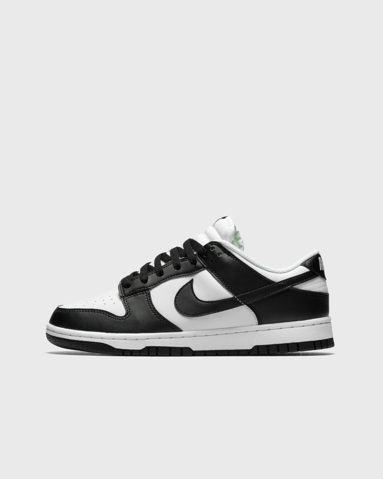 WMNS Dunk Low Next Nature 'Black/White'