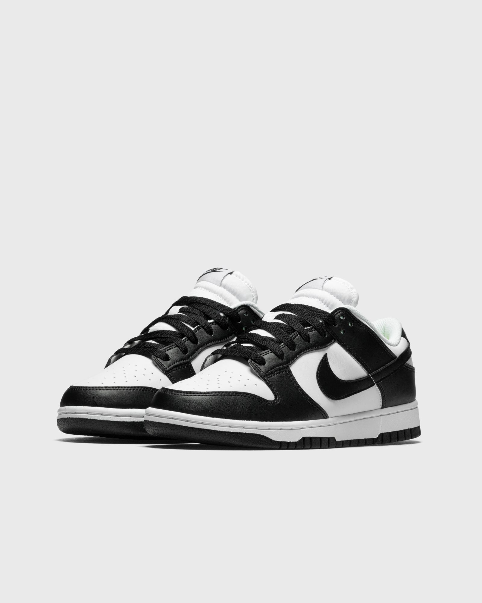 WMNS Dunk Low Next Nature 'Black/White'