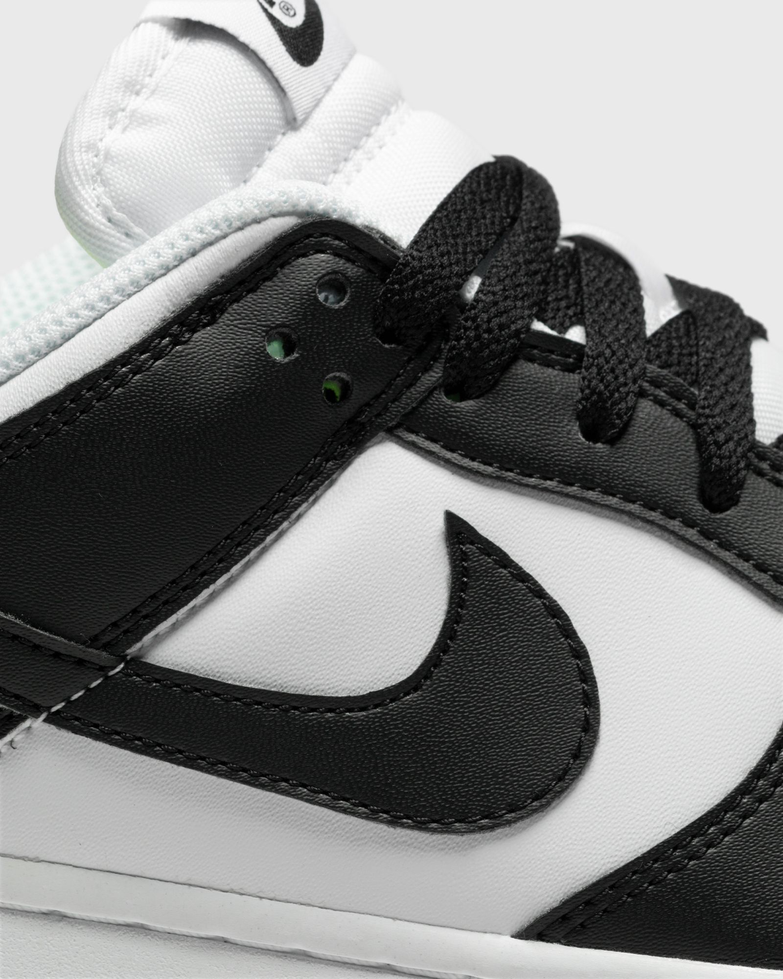 WMNS Dunk Low Next Nature 'Black/White'