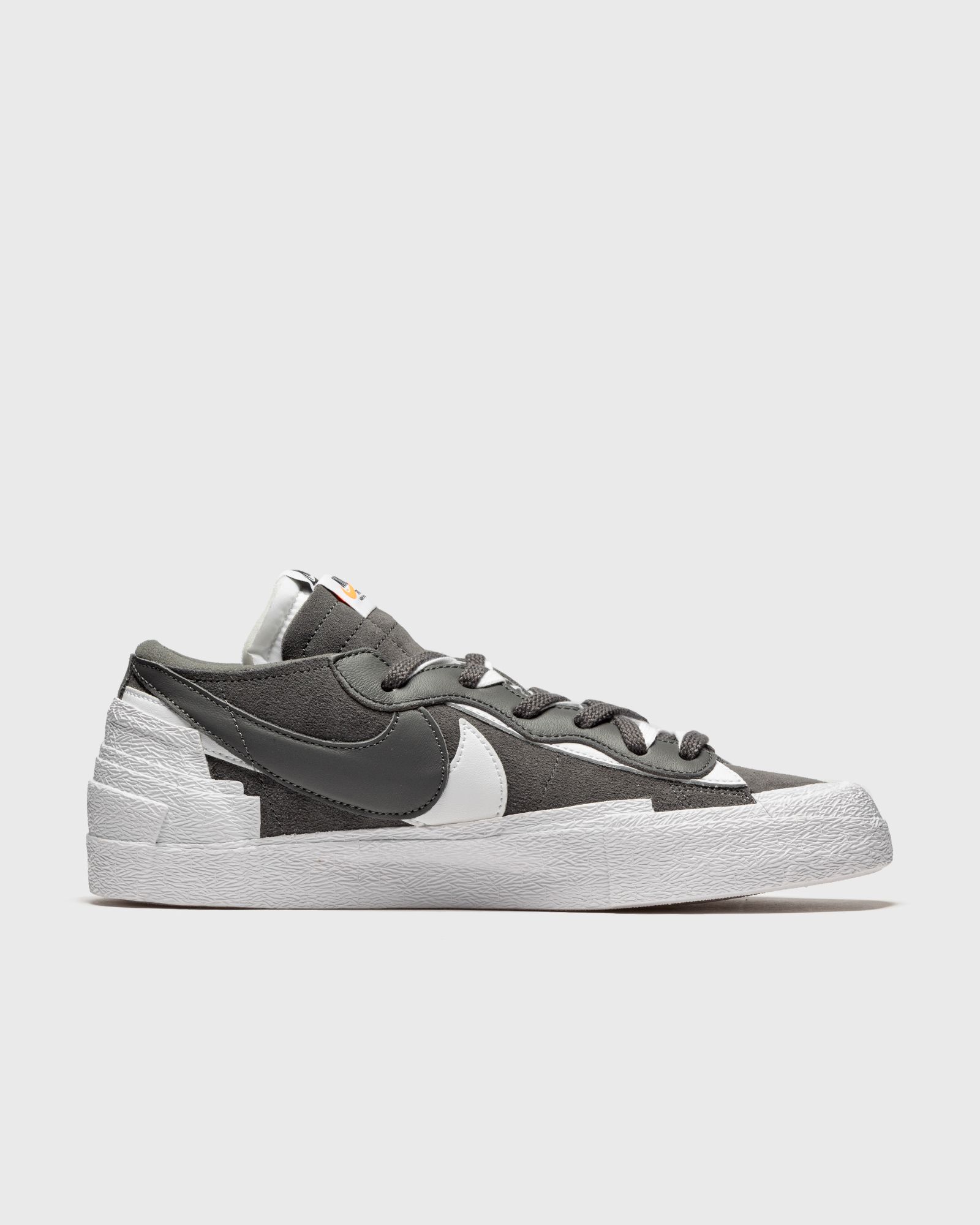 NIKE X SACAI BLAZER LOW