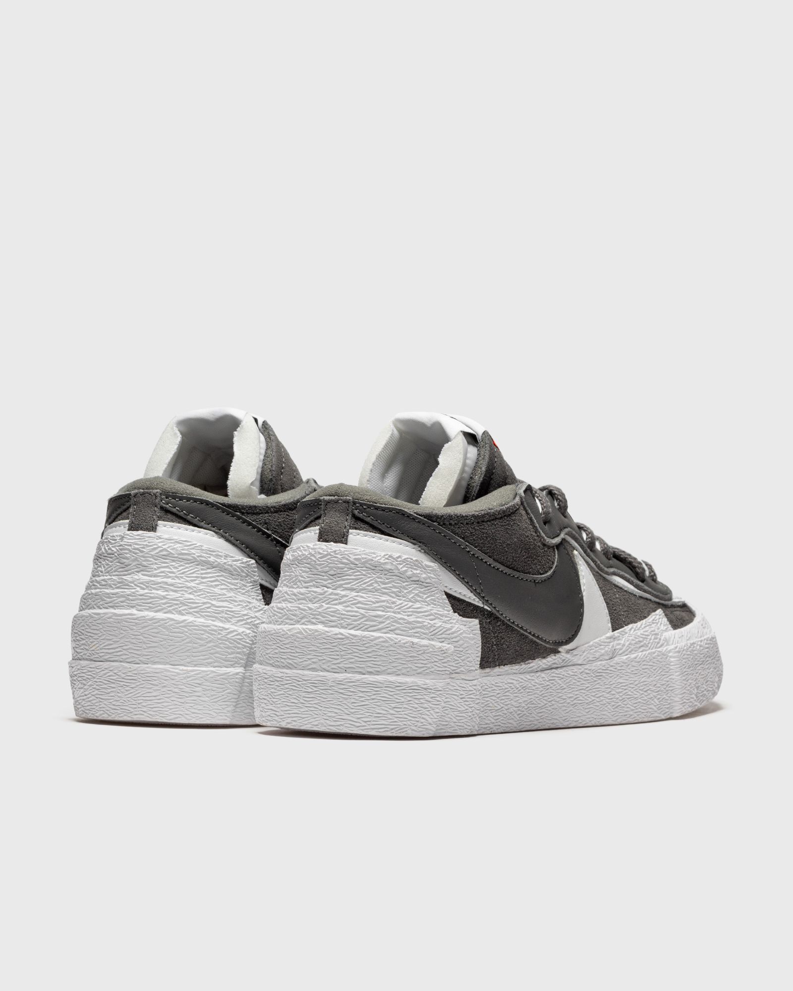 NIKE X SACAI BLAZER LOW