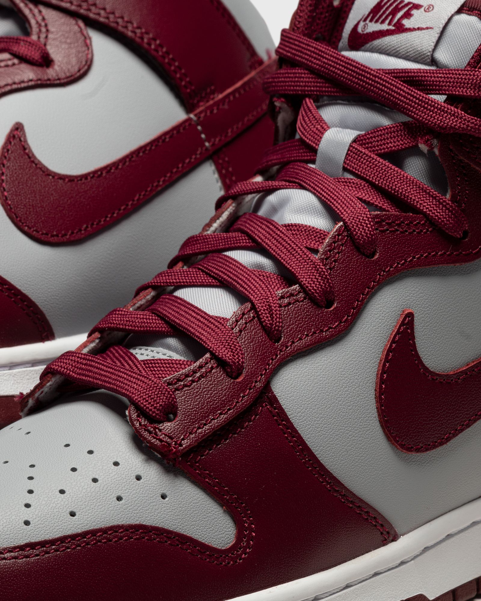 Dunk High Retro "Dark Beetroot"