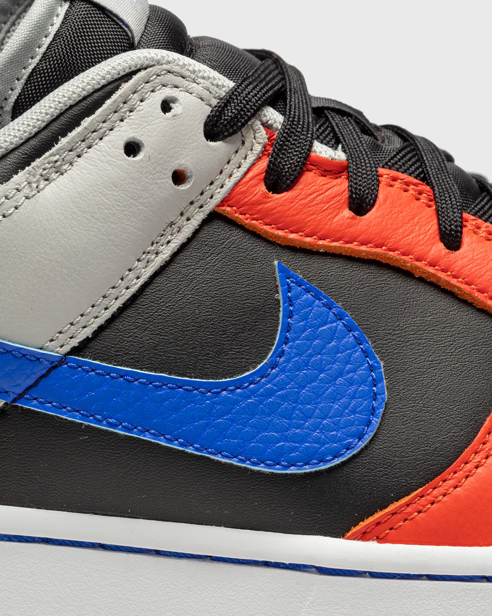 Dunk Low Retro EMB 'Knicks'
