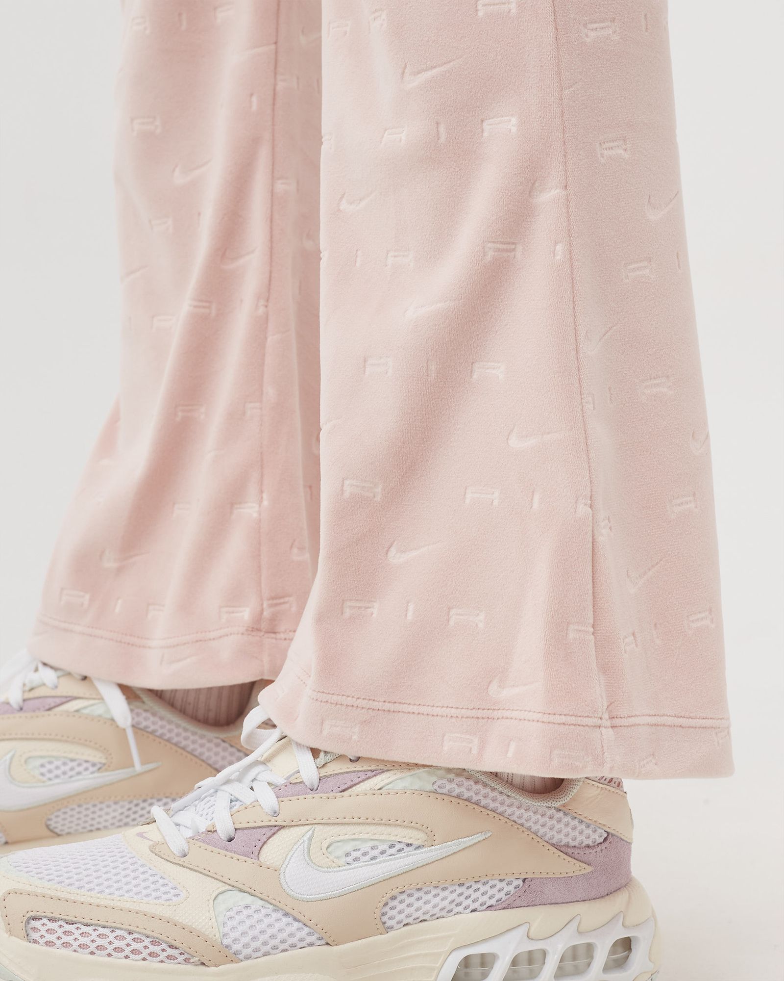 WMNS Velour Mid-Rise Pants